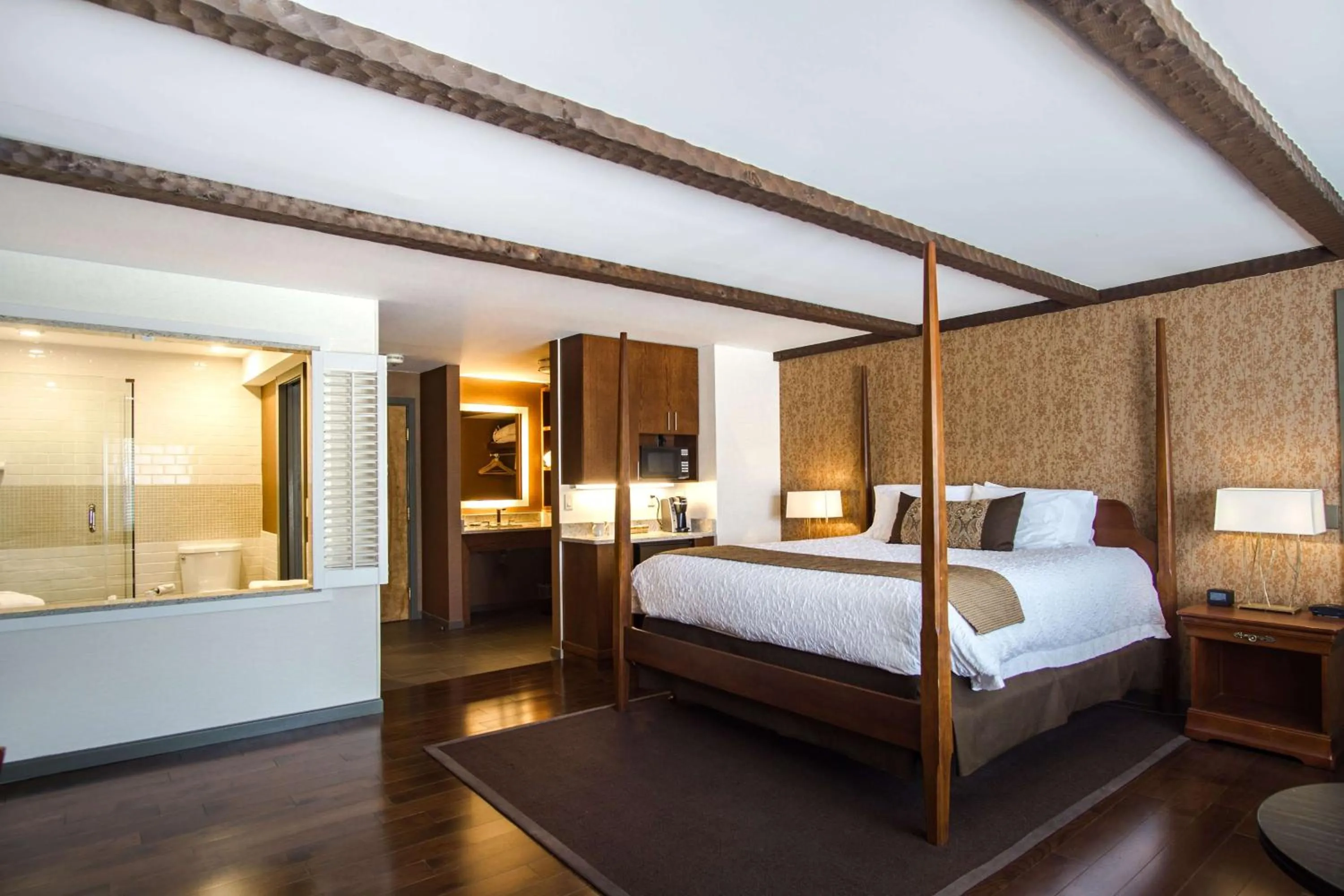 Photo of the whole room, Bed in The Yankee, Trademark Collection by Wyndham