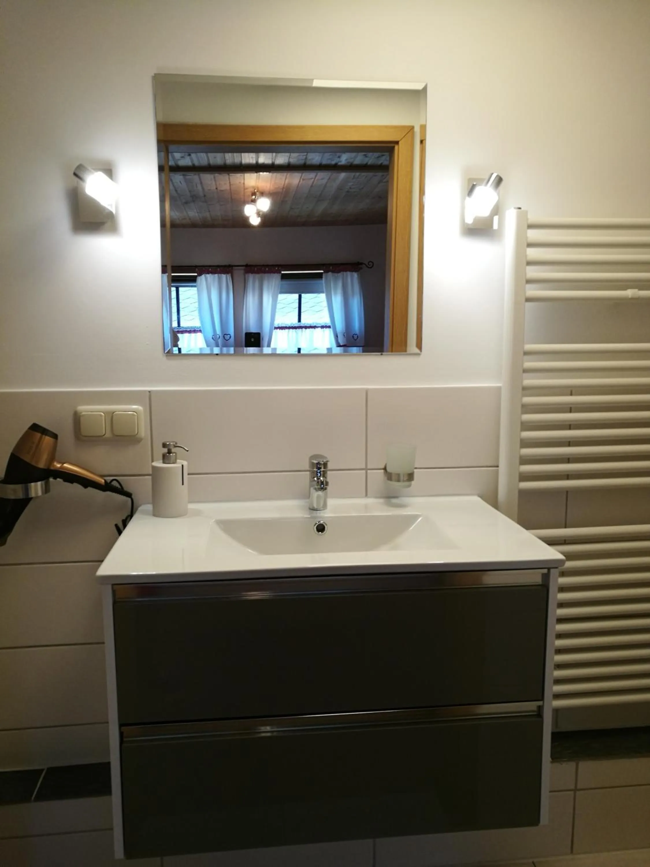 Bathroom in Elbhangzimmer Dresden