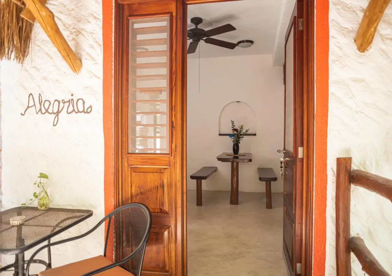 Facade/entrance in Villa Los Mangles Boutique Hotel