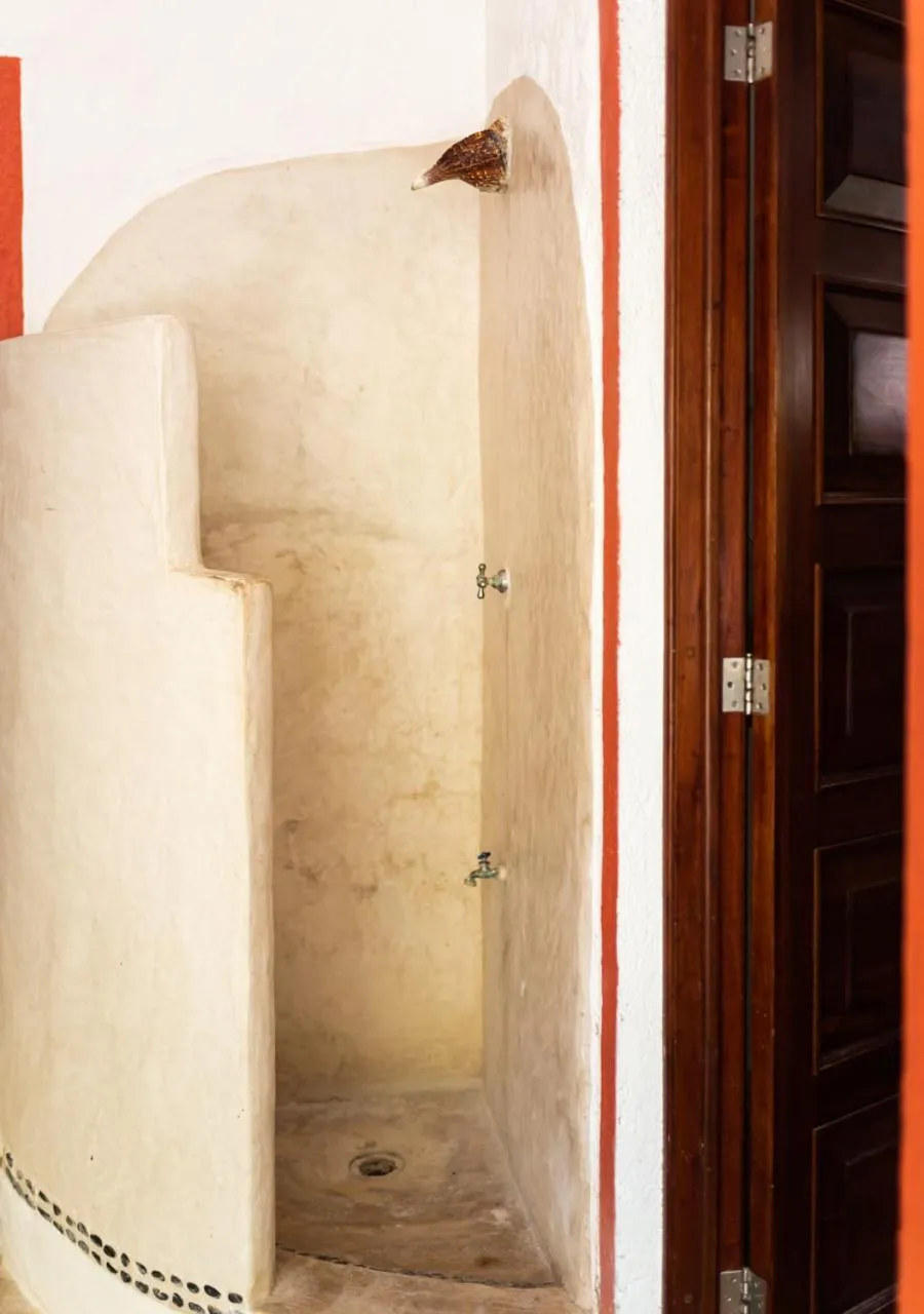 Shower in Villa Los Mangles Boutique Hotel