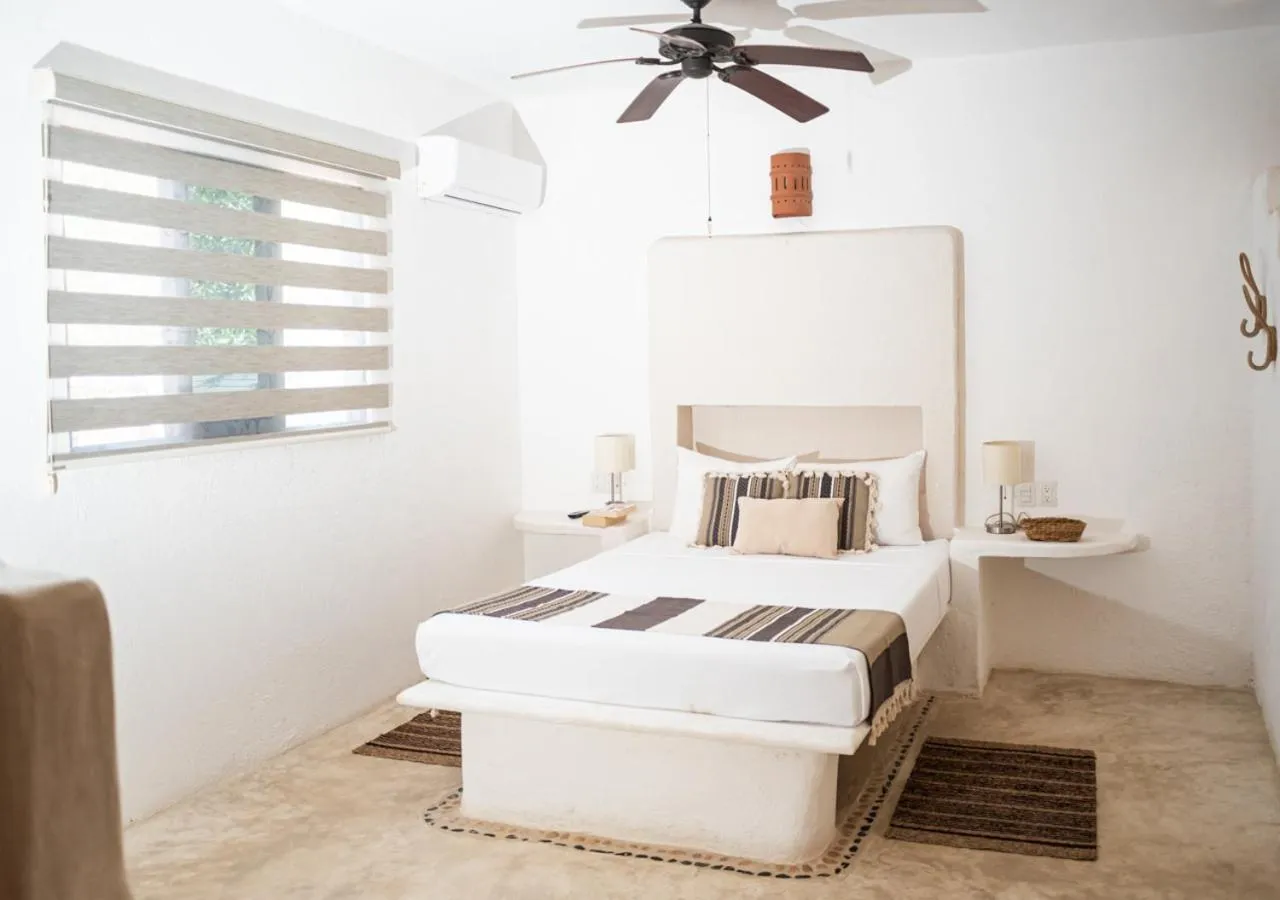 Photo of the whole room, Bed in Villa Los Mangles Boutique Hotel