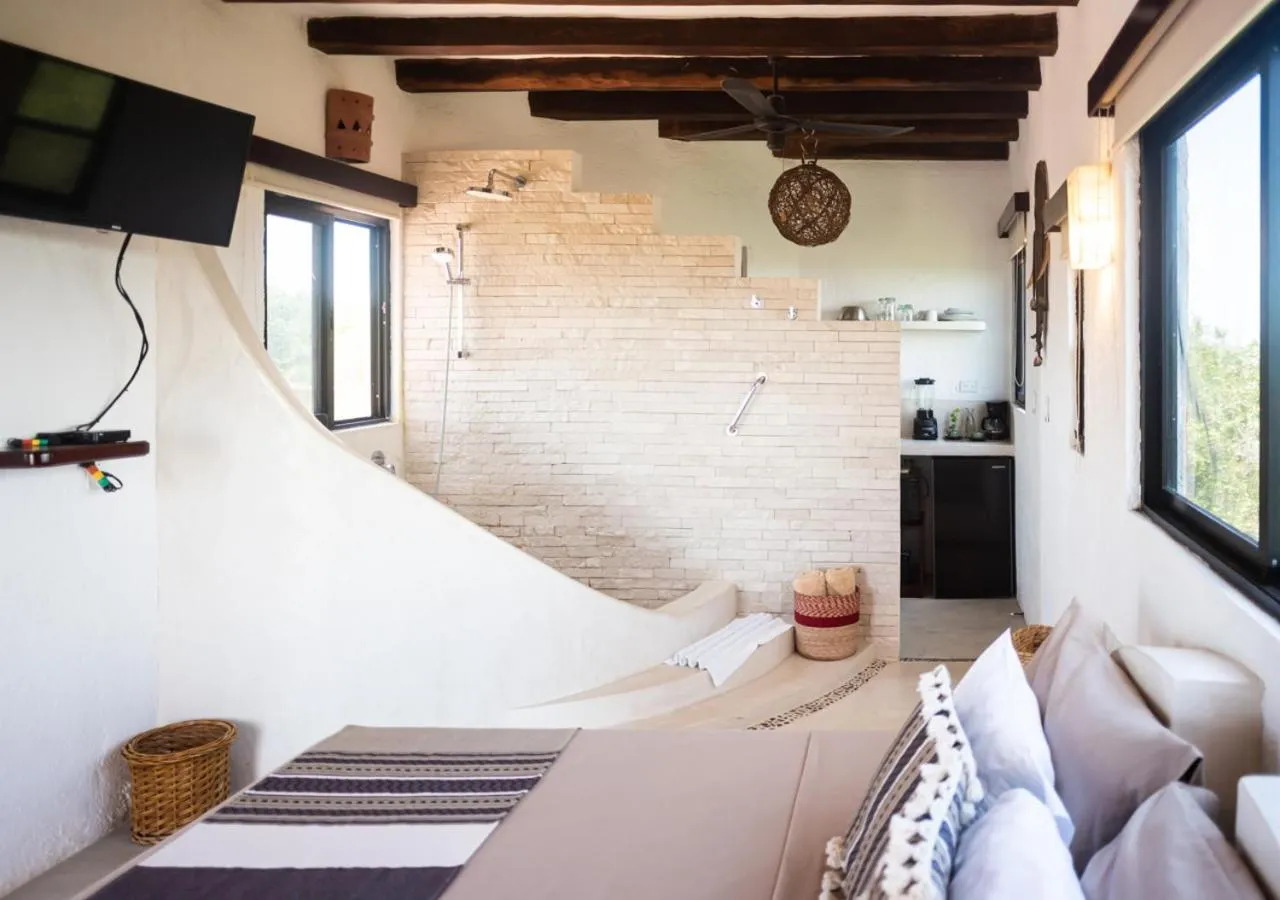 Photo of the whole room, Bed in Villa Los Mangles Boutique Hotel