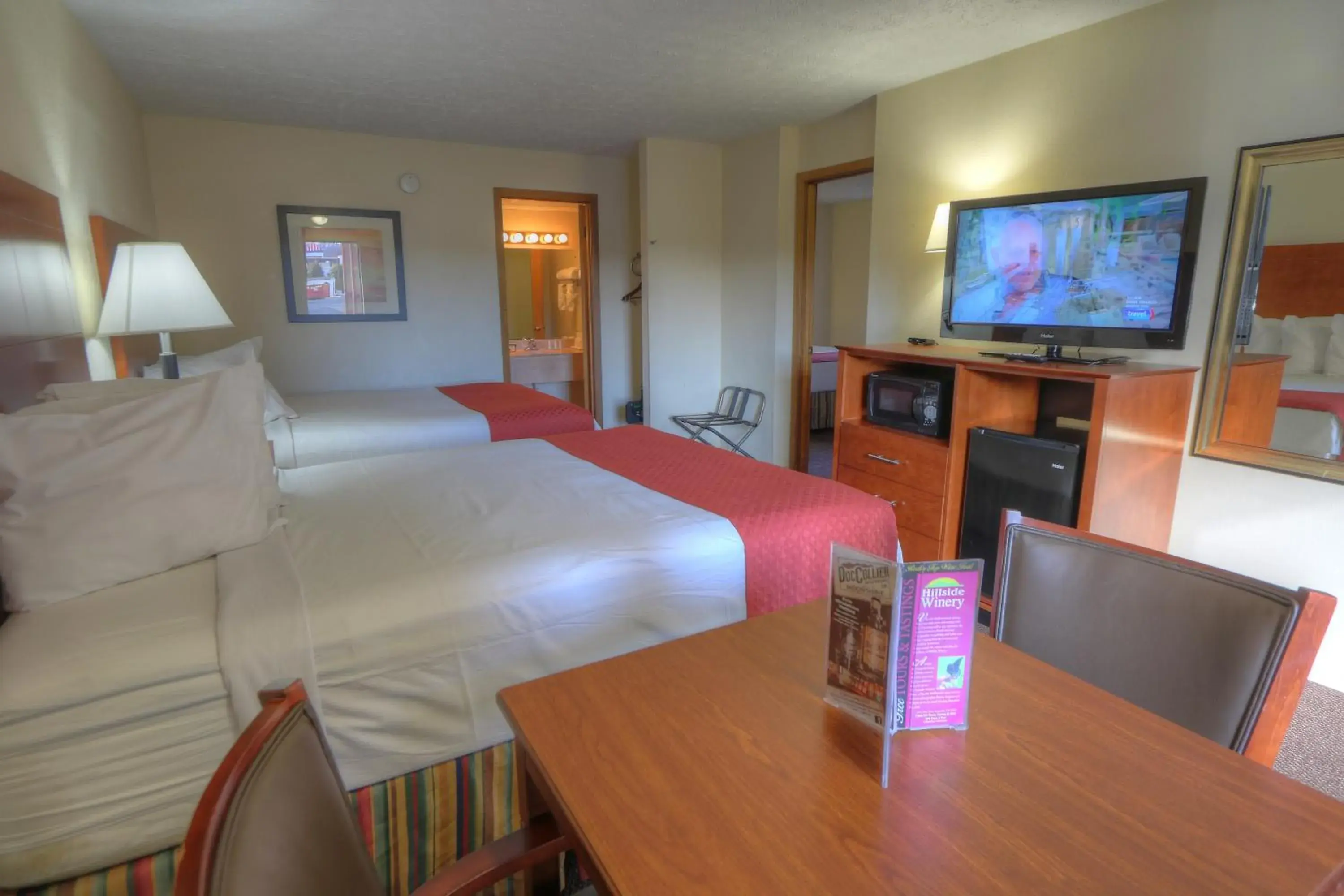 Photo of the whole room, Bed in Days Inn By Wyndham Pigeon Forge South Photo of the whole room, Bed in Days Inn By Wyndham Pigeon Forge South