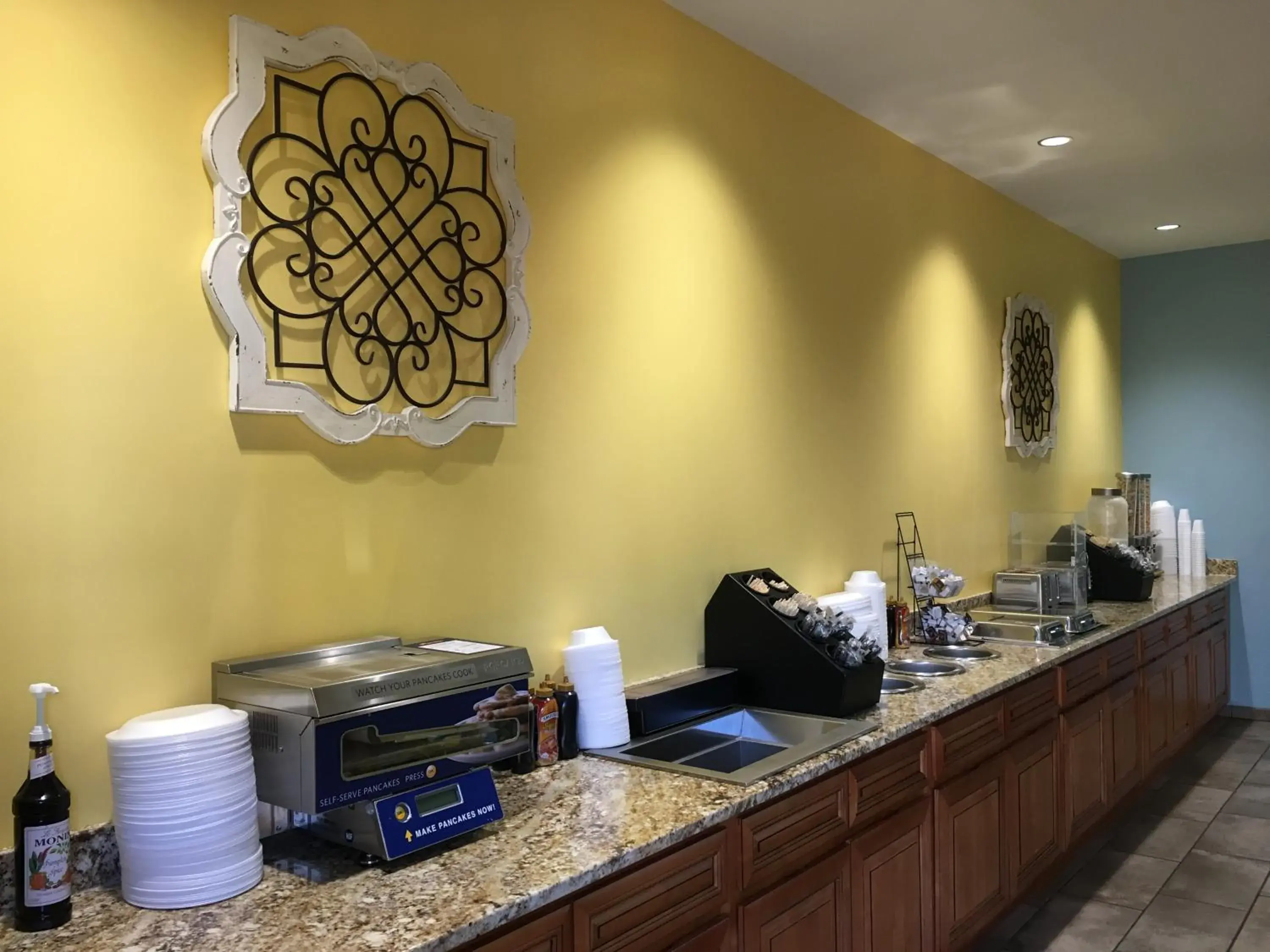 Breakfast in Creekstone Inn Breakfast in Creekstone Inn