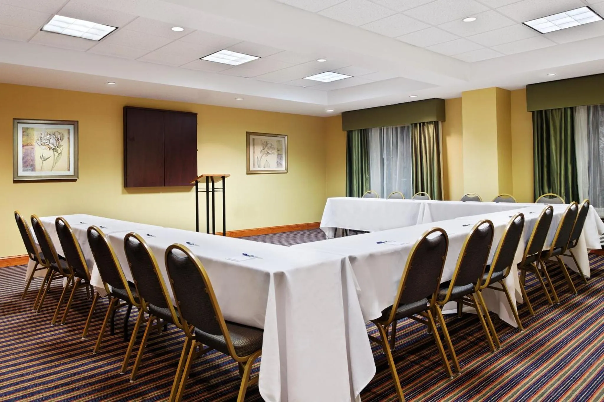 Meeting/conference room in Holiday Inn Express Richmond-Brandermill-Hull Street by IHG