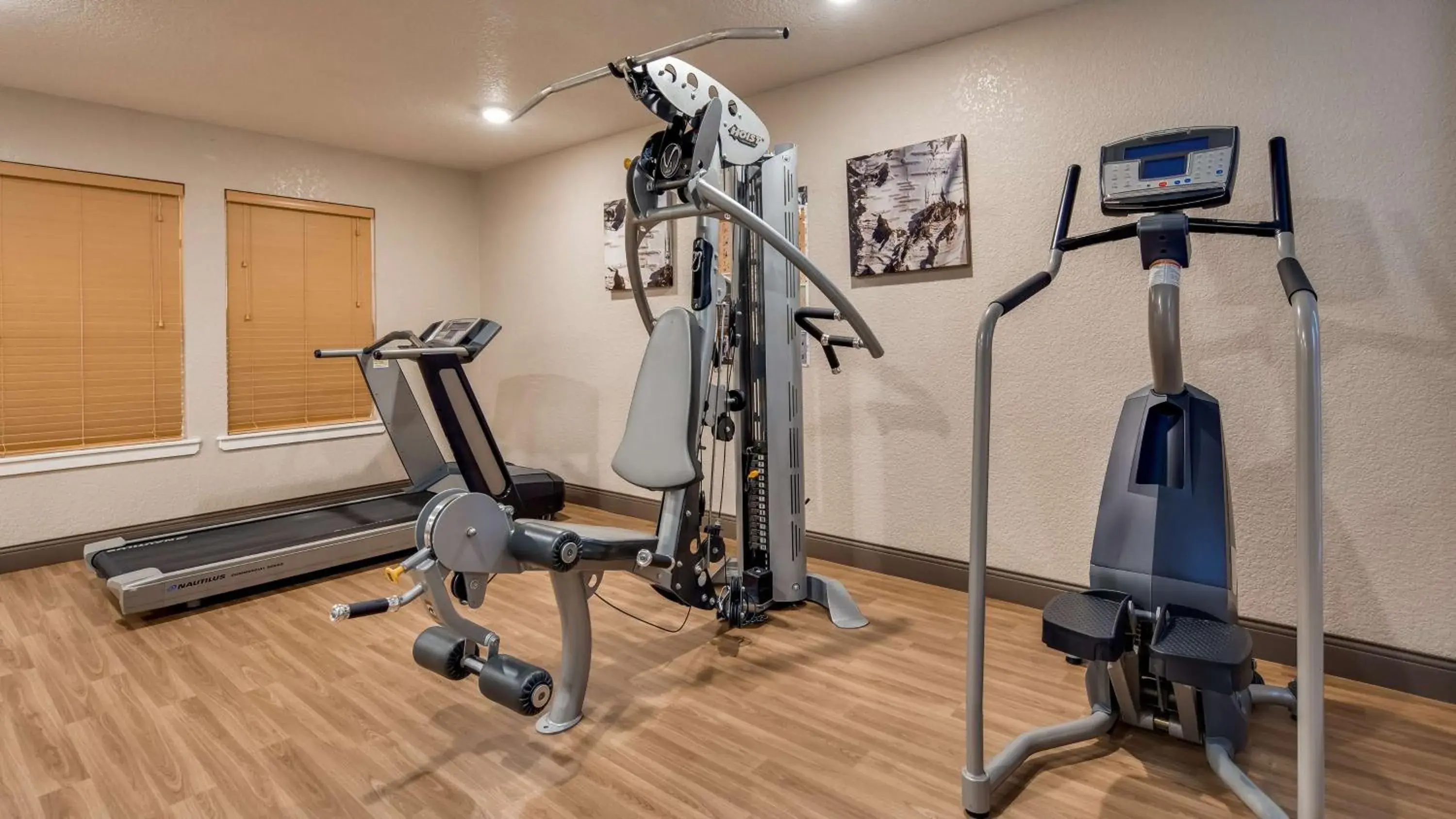 Fitness centre/facilities in Best Western Plus Bayshore Inn Fitness centre/facilities in Best Western Plus Bayshore Inn