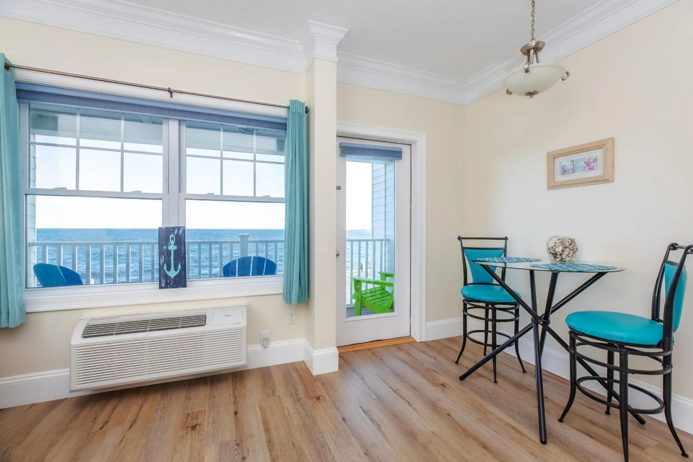 Atlantic Breeze Suites