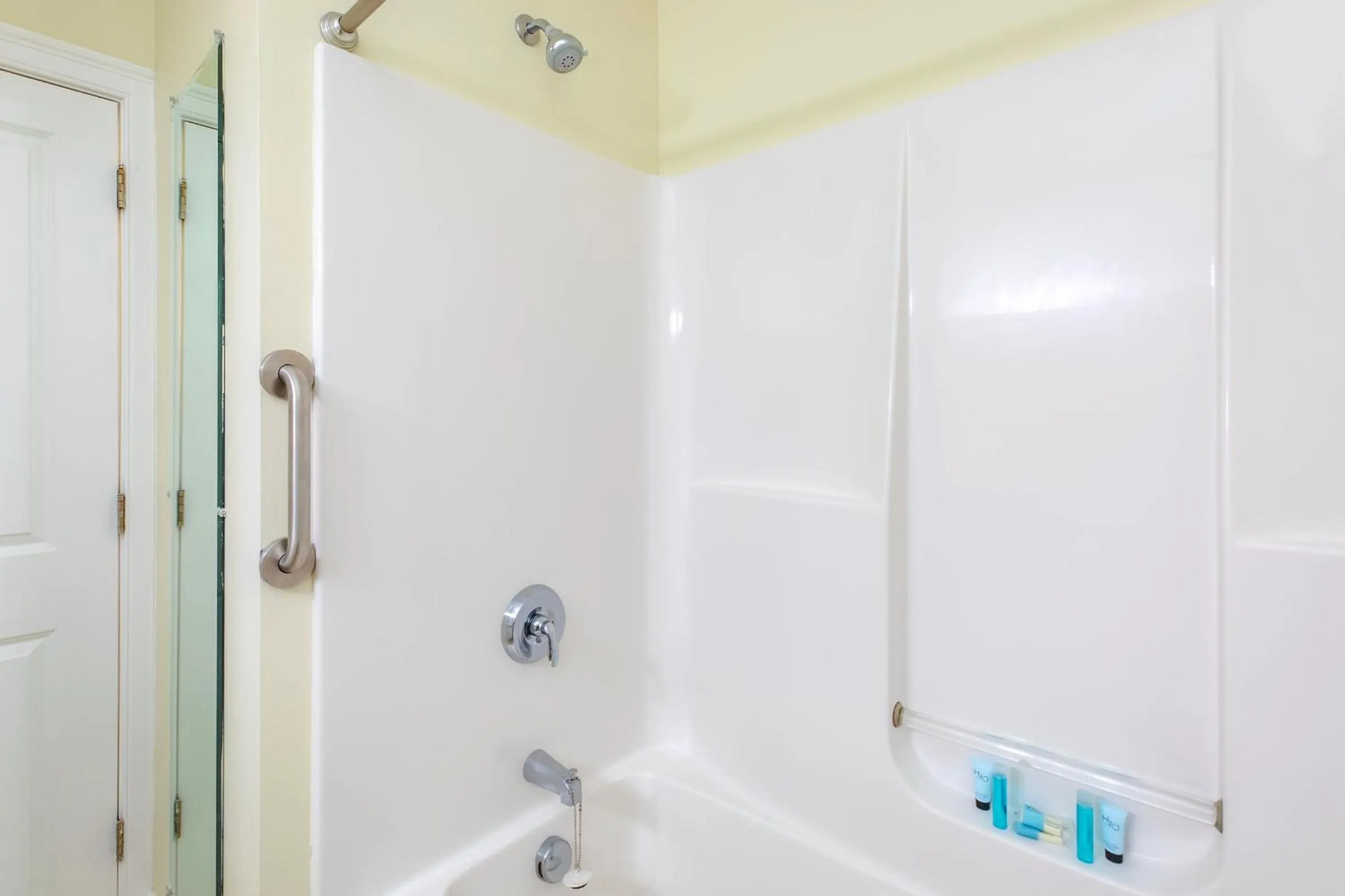 Atlantic Breeze Suites