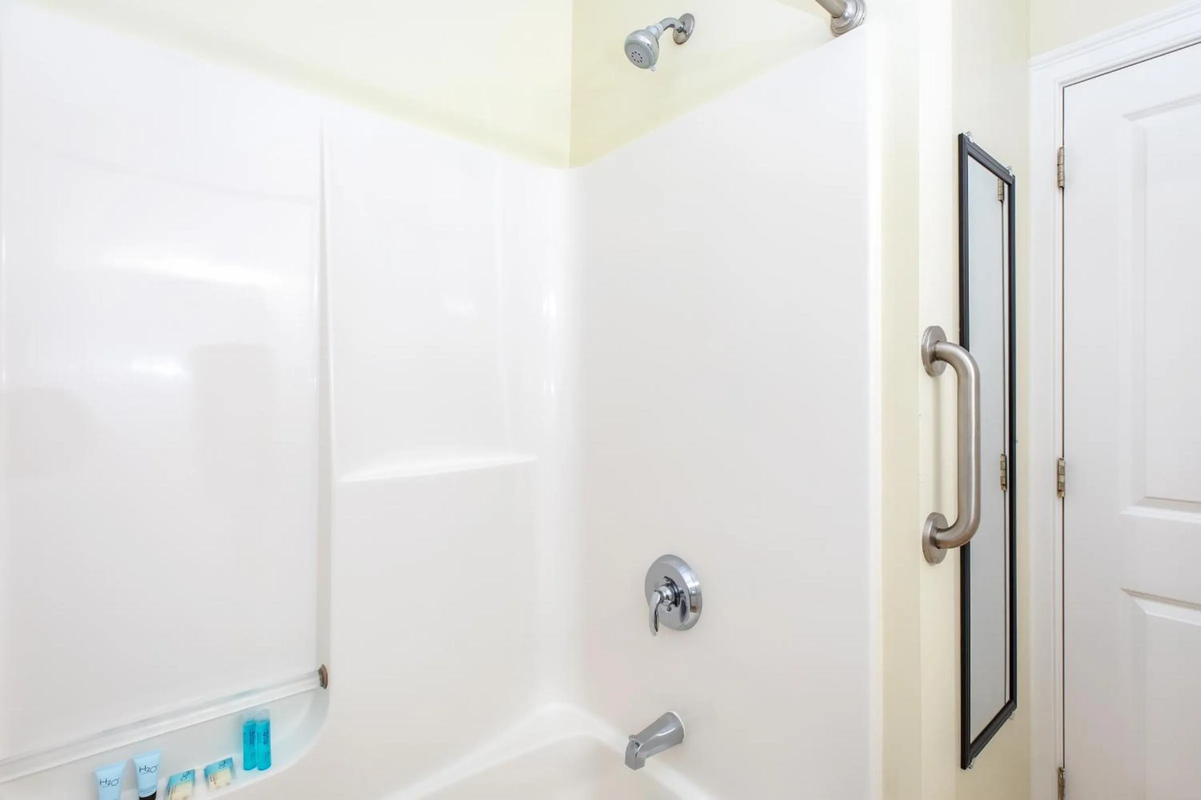 Atlantic Breeze Suites