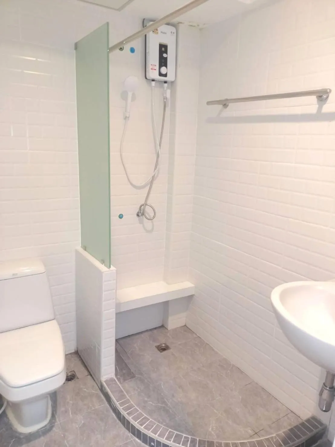 Shower in Royal Garden Home Hotel