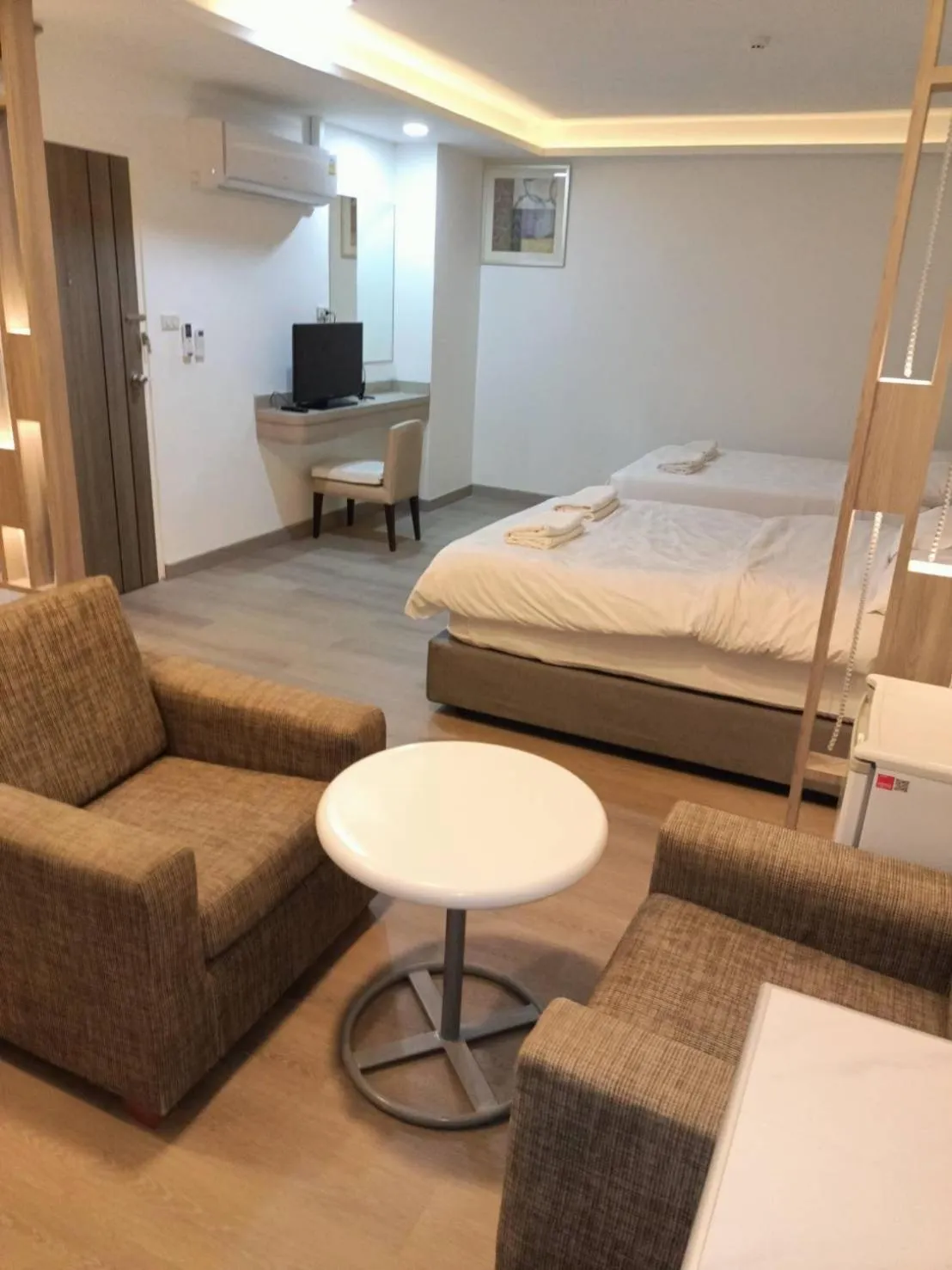 Photo of the whole room, Bed in Royal Garden Home Hotel