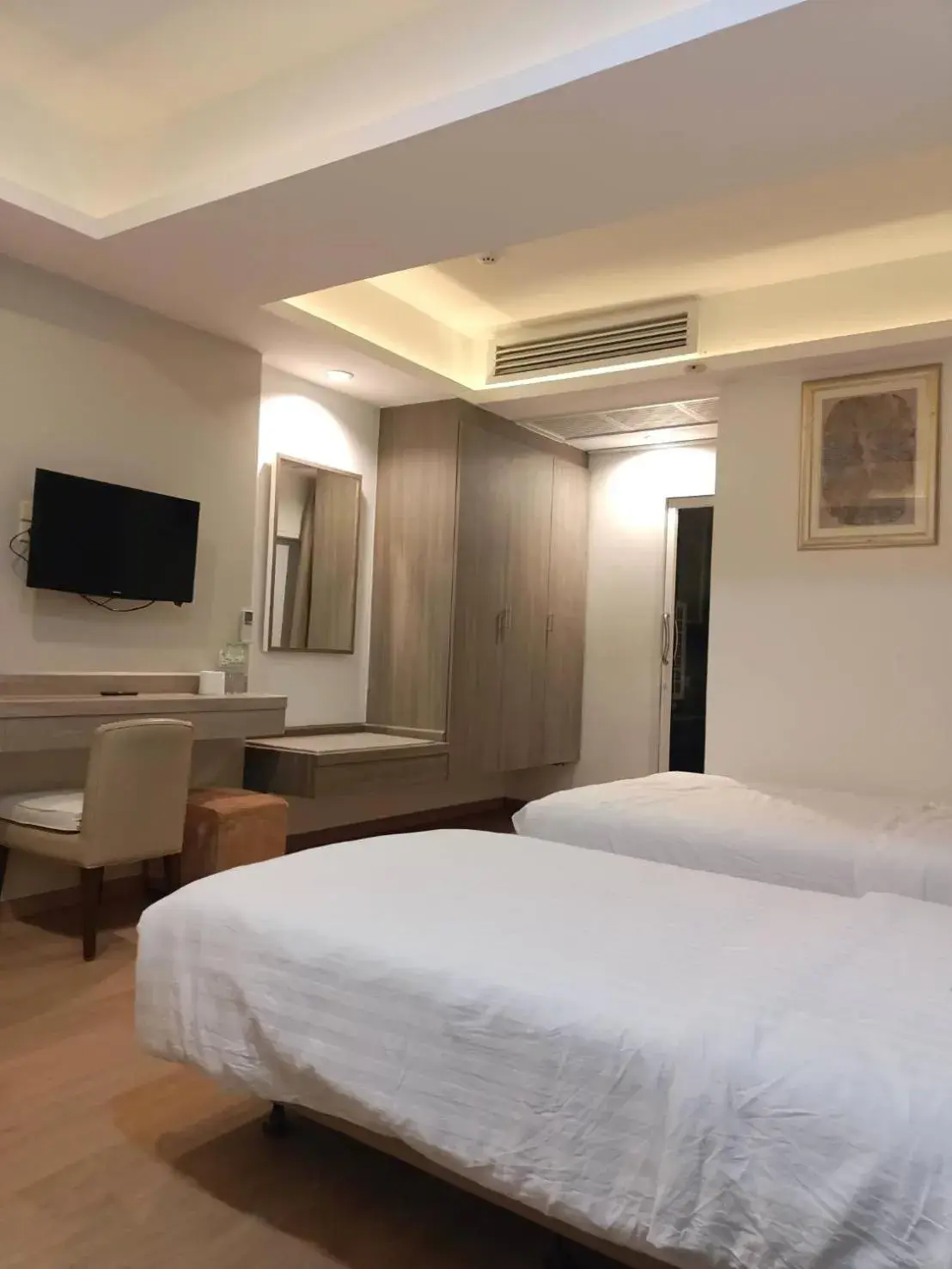 Three-Bedroom Suite in Royal Garden Home Hotel Three-Bedroom Suite in Royal Garden Home Hotel