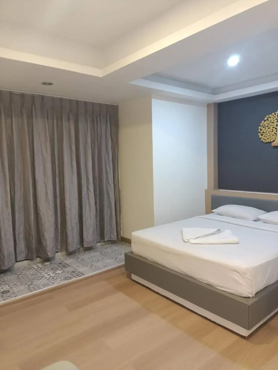 King Room with Balcony in Royal Garden Home Hotel King Room with Balcony in Royal Garden Home Hotel