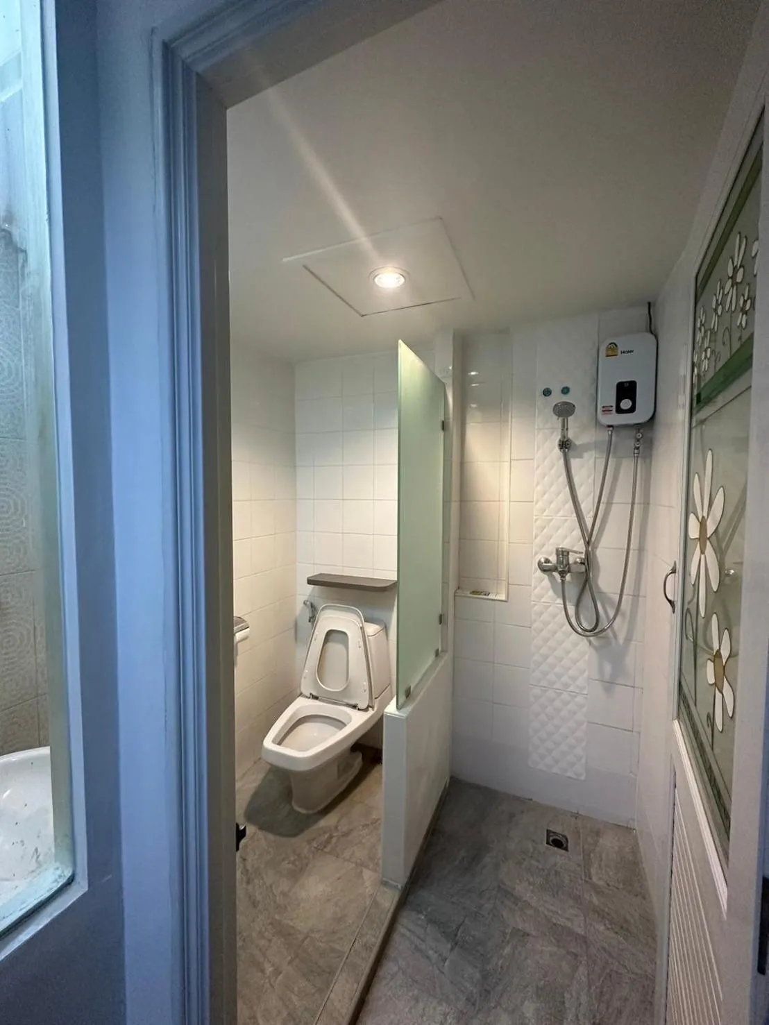 Shower in Royal Garden Home Hotel