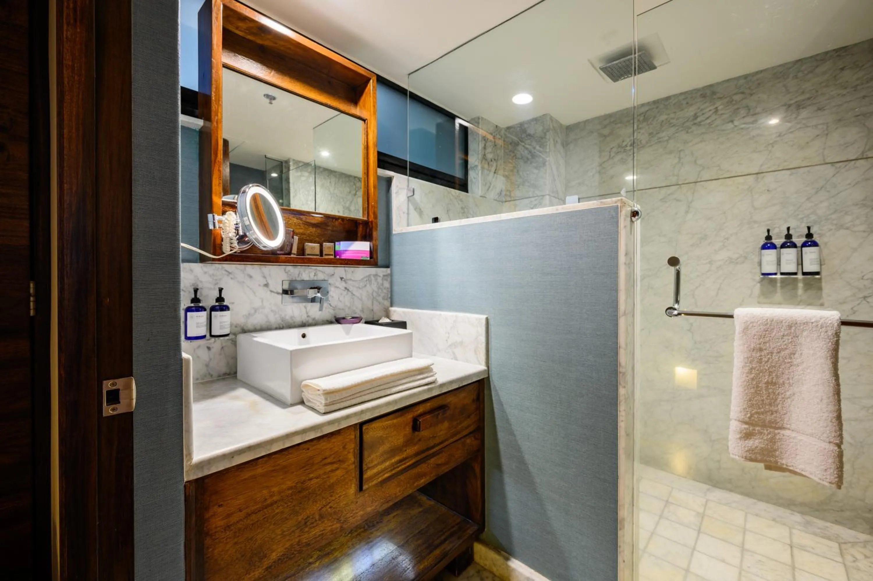 Toilet in Las Suites Campos Eliseos