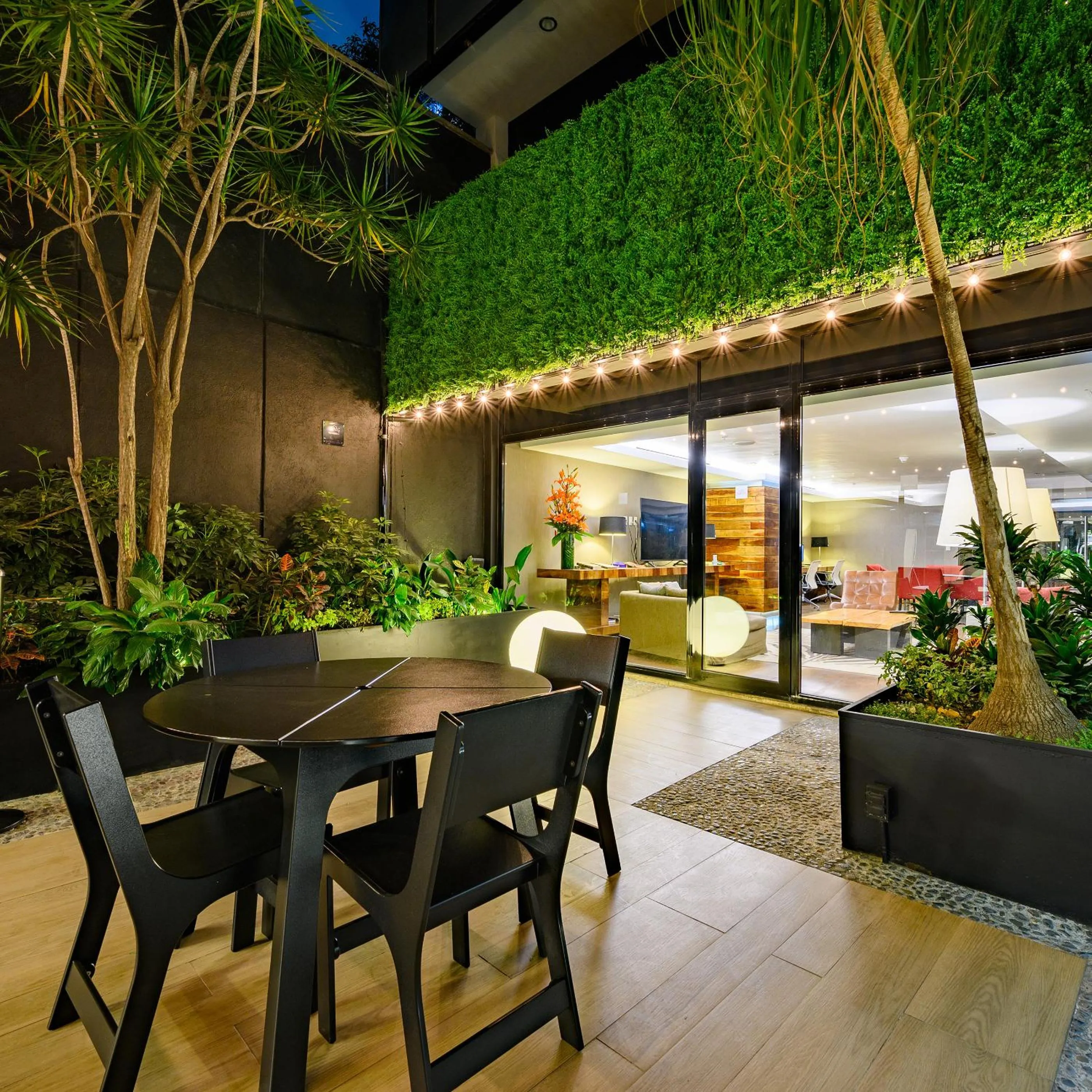 Garden view in Las Suites Campos Eliseos