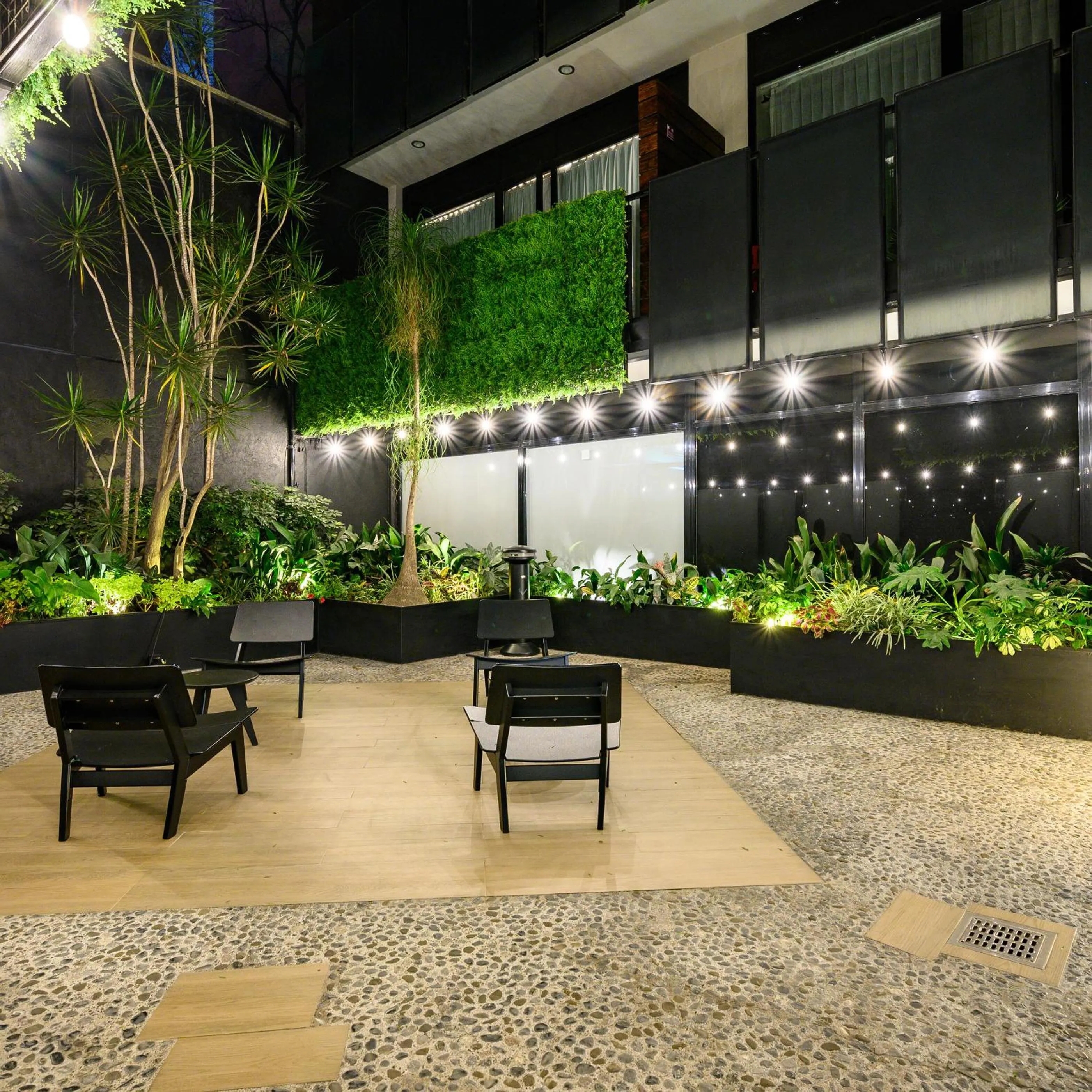 Garden view in Las Suites Campos Eliseos