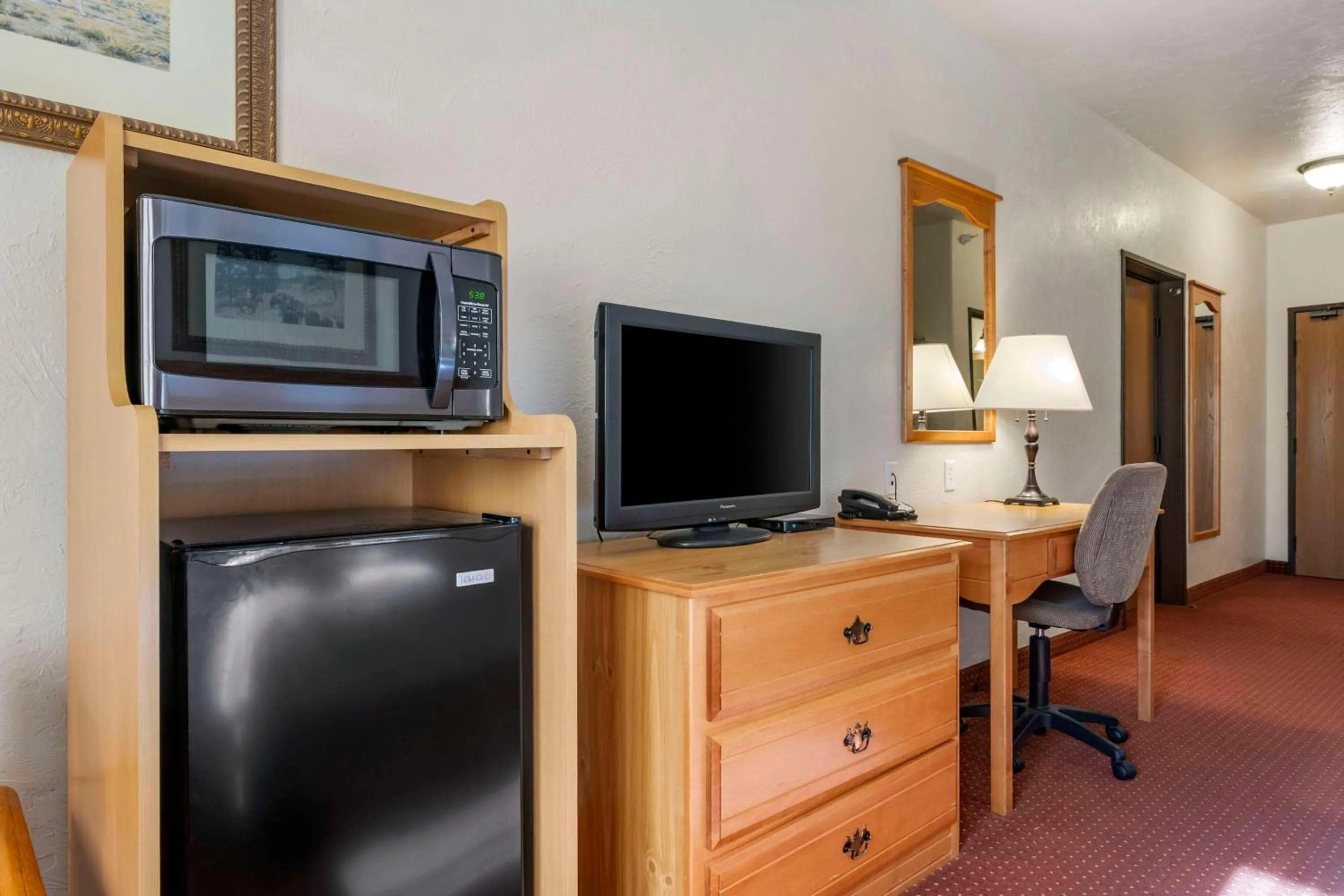 Bedroom in Best Western Devils Tower Inn
