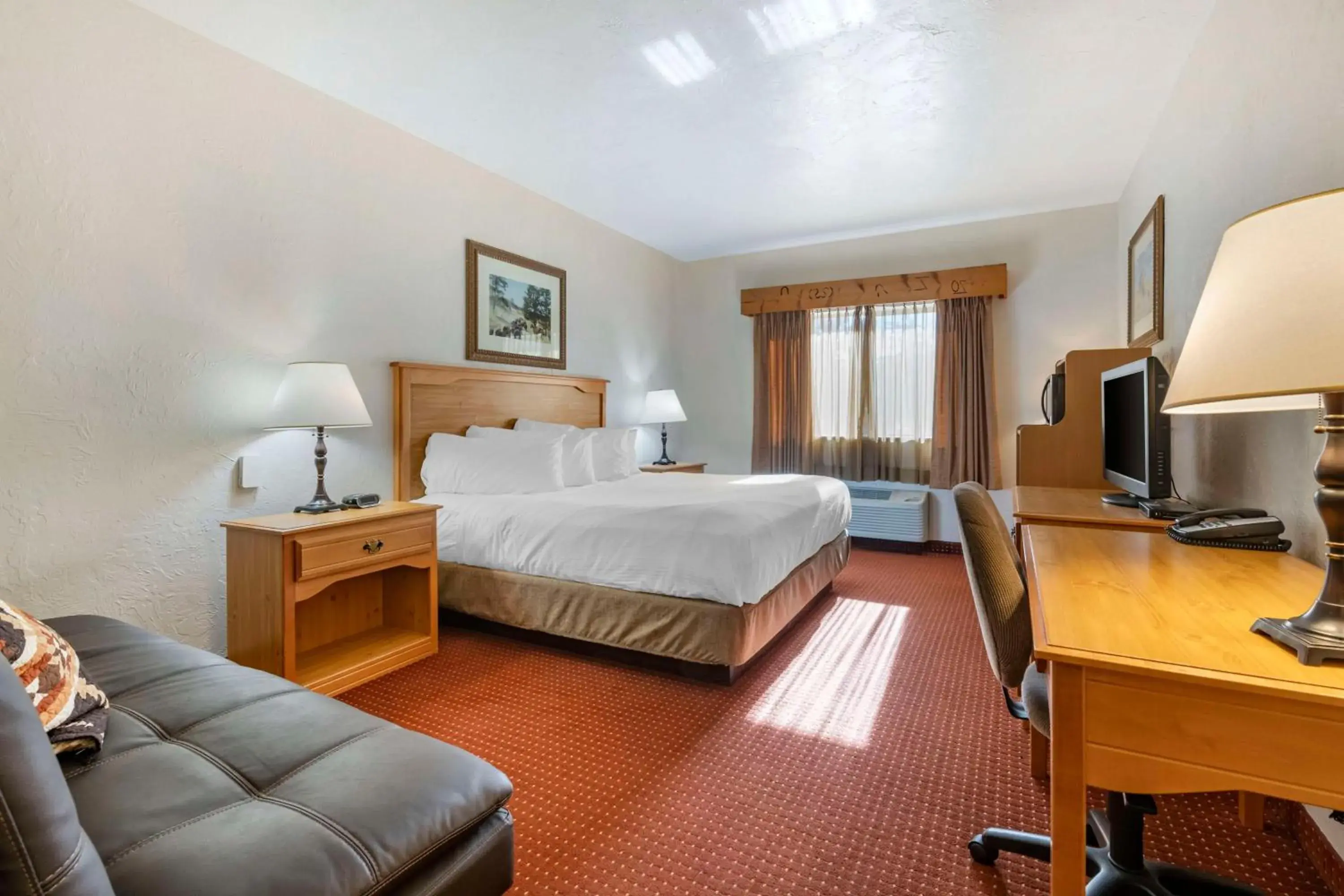 Bedroom, Bed in Best Western Devils Tower Inn Bedroom, Bed in Best Western Devils Tower Inn