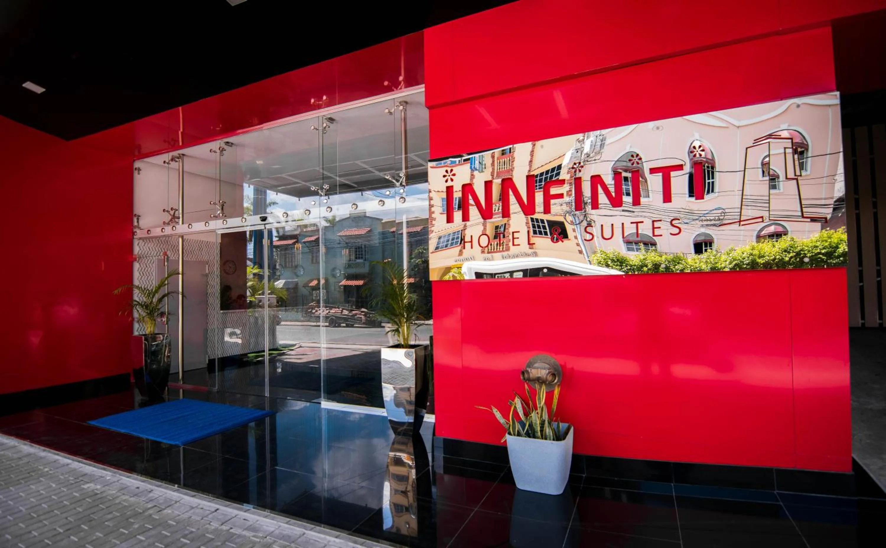 Innfiniti Hotel & Suites