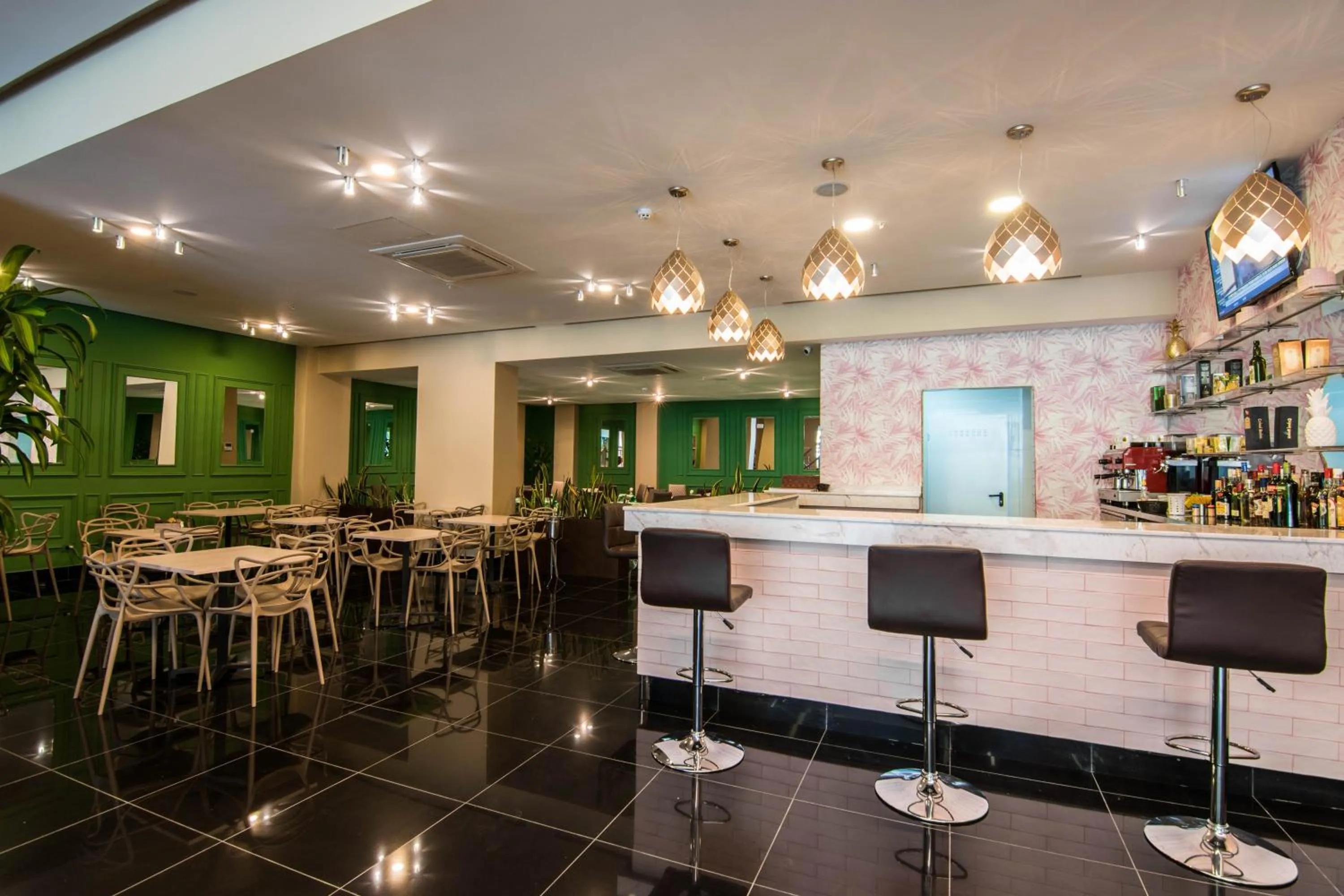 Innfiniti Hotel & Suites