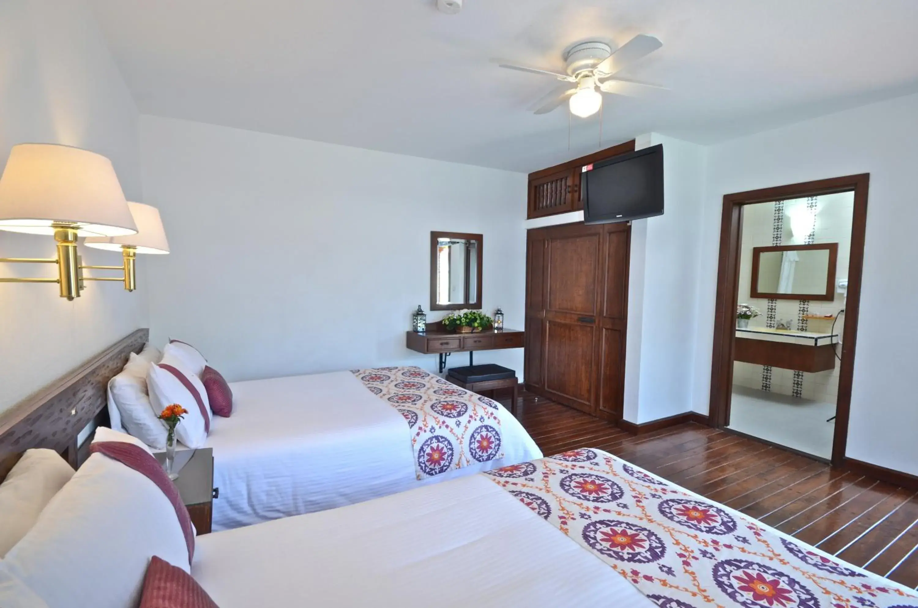 Photo of the whole room in Mision San Miguel de Allende Photo of the whole room in Mision San Miguel de Allende