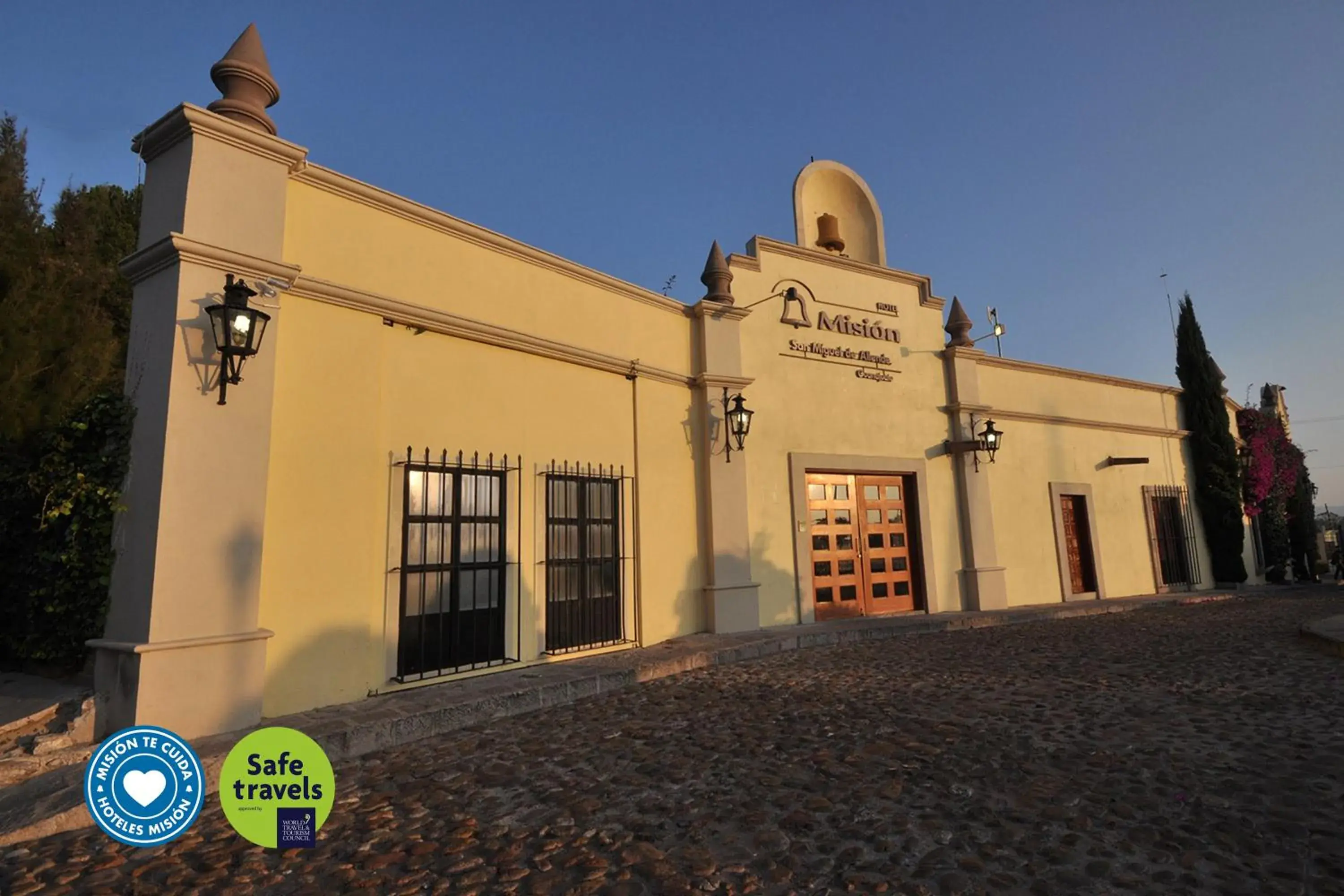Facade/entrance in Mision San Miguel de Allende Facade/entrance in Mision San Miguel de Allende