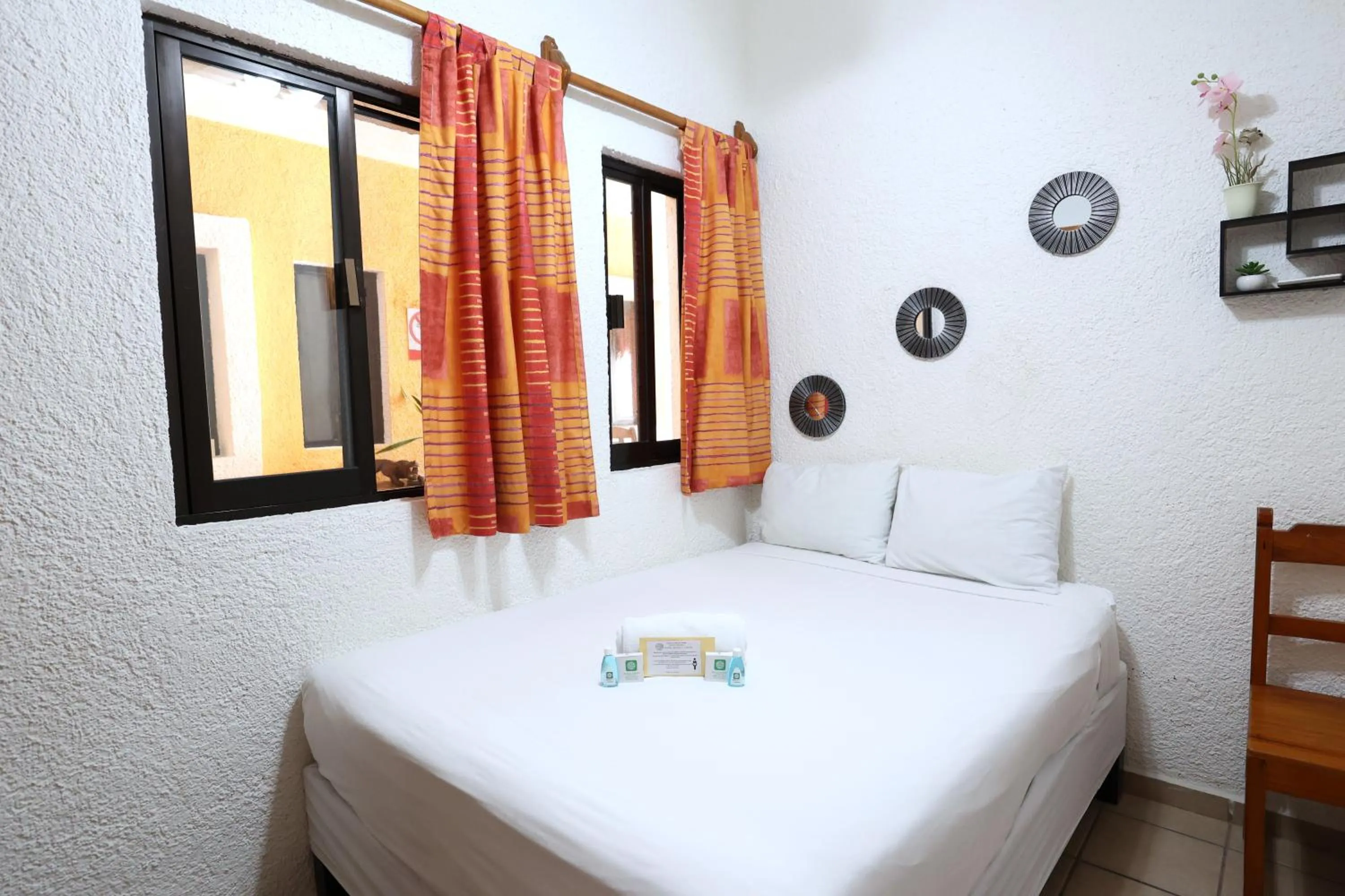 Bedroom, Bed in Hotel Bosque Caribe, 5th Av. zone