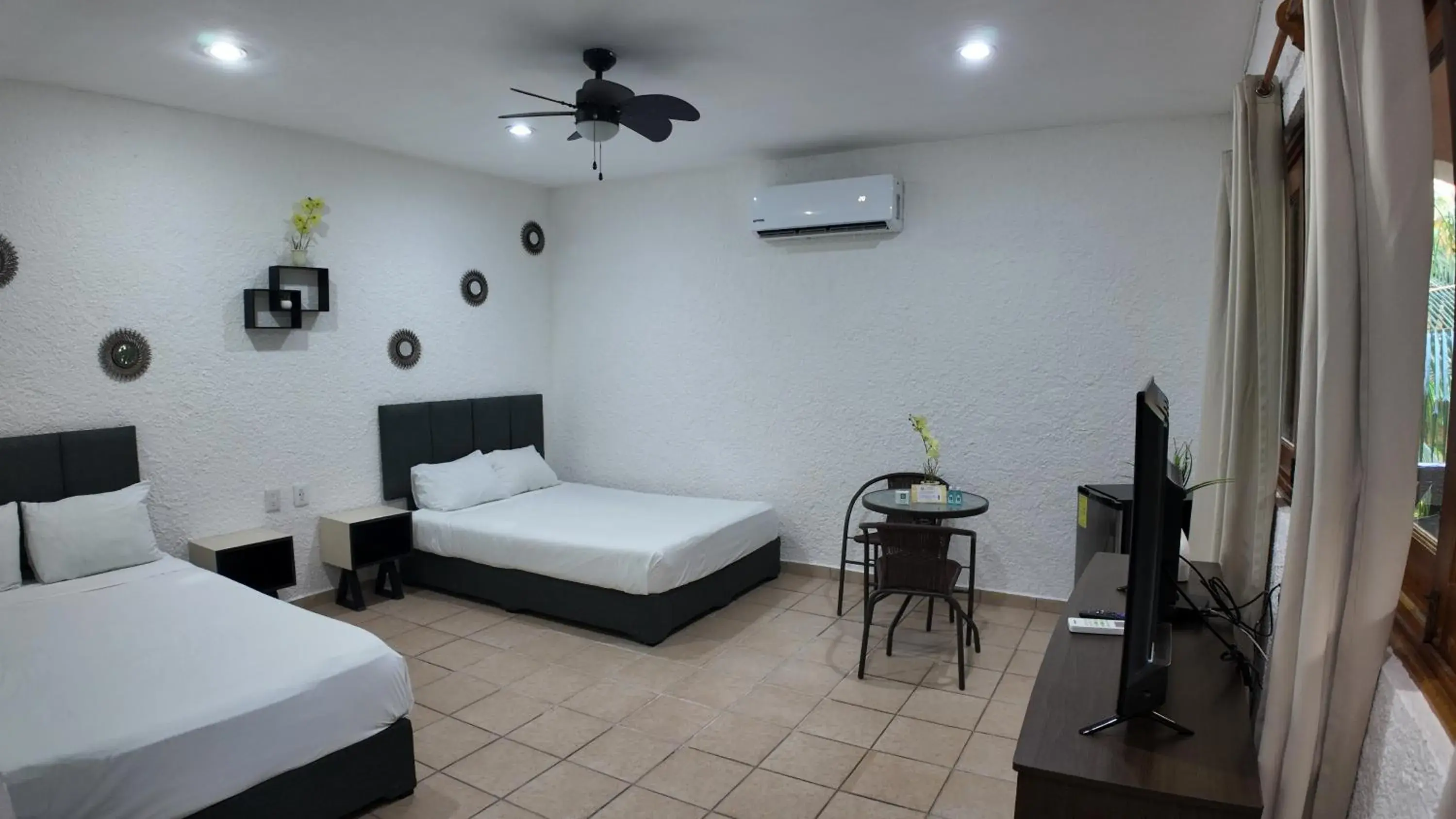 Bed in Hotel Bosque Caribe, 5th Av. zone Bed in Hotel Bosque Caribe, 5th Av. zone
