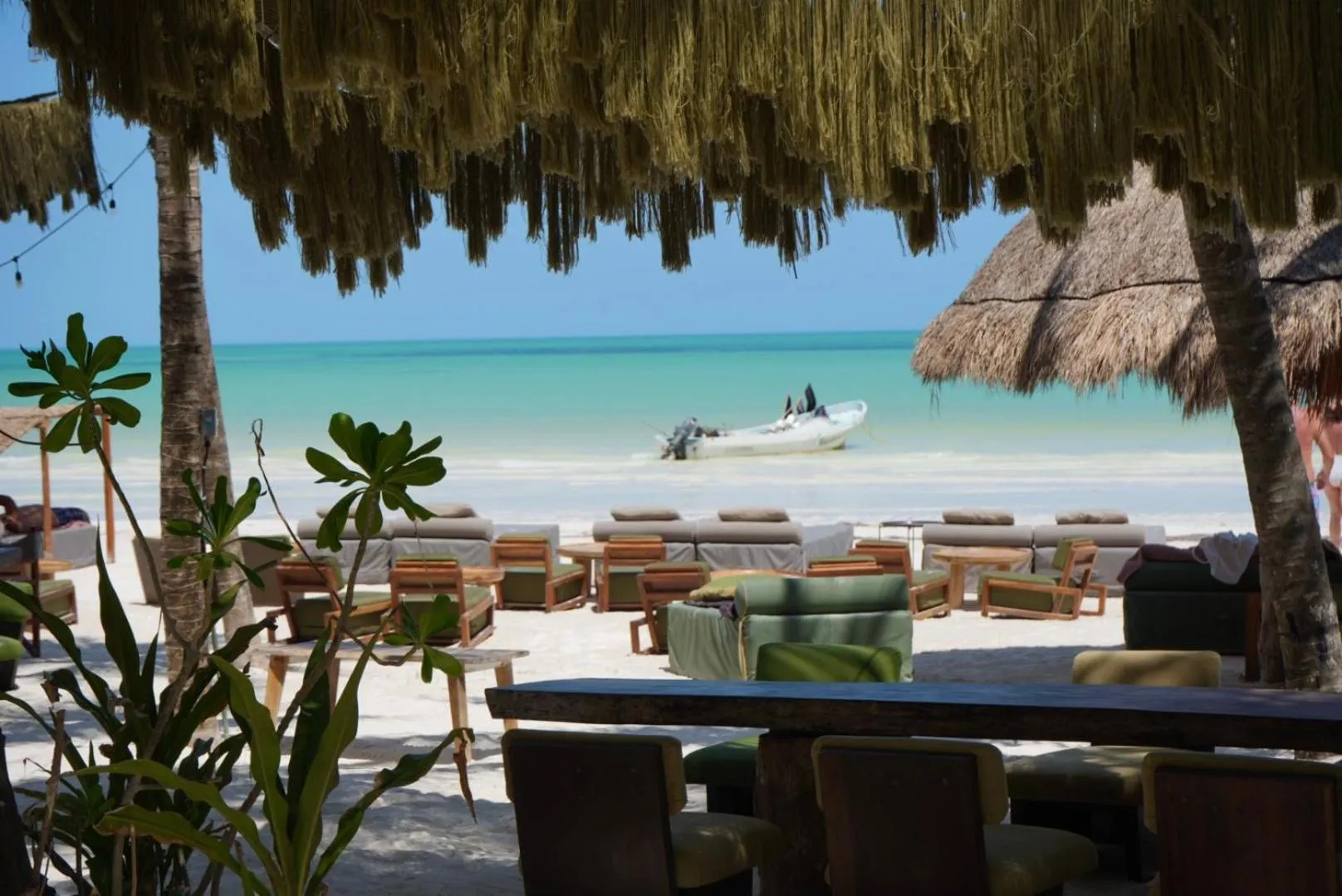 Restaurant/places to eat in Casa Las Tortugas Petit Beach Hotel & Spa