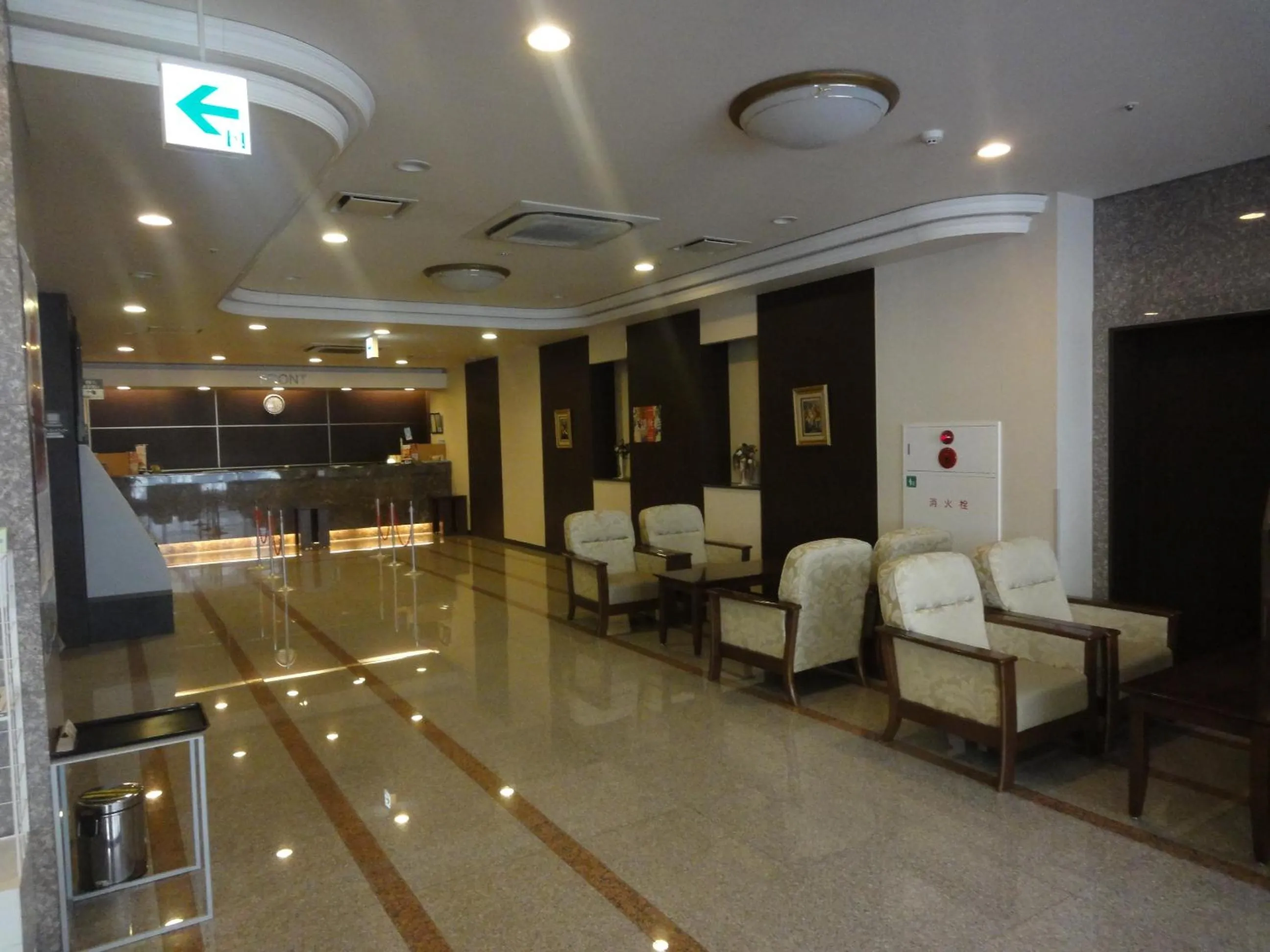 Lobby or reception in Hotel Route-Inn Yokohama Bashamichi