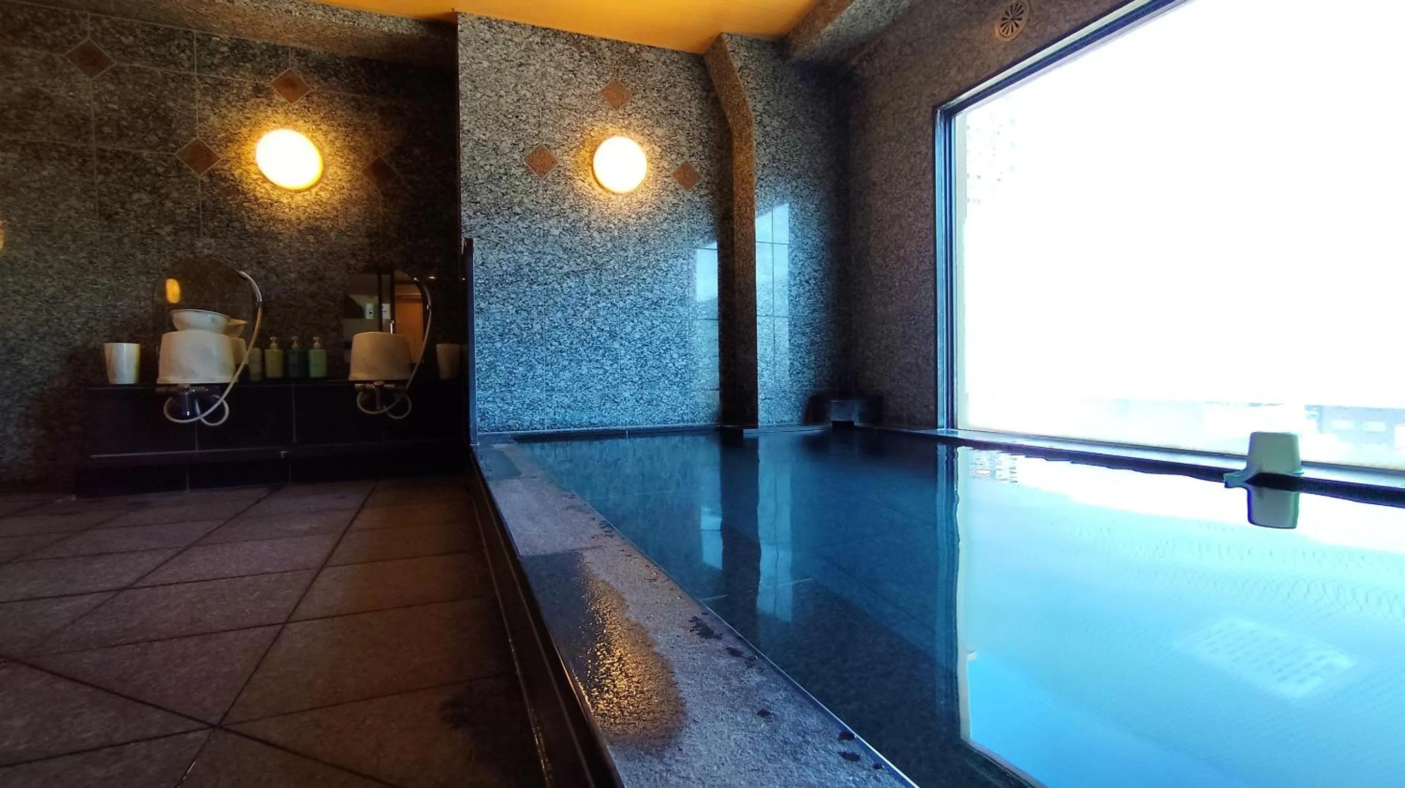 Hotel Route-Inn Yokohama Bashamichi