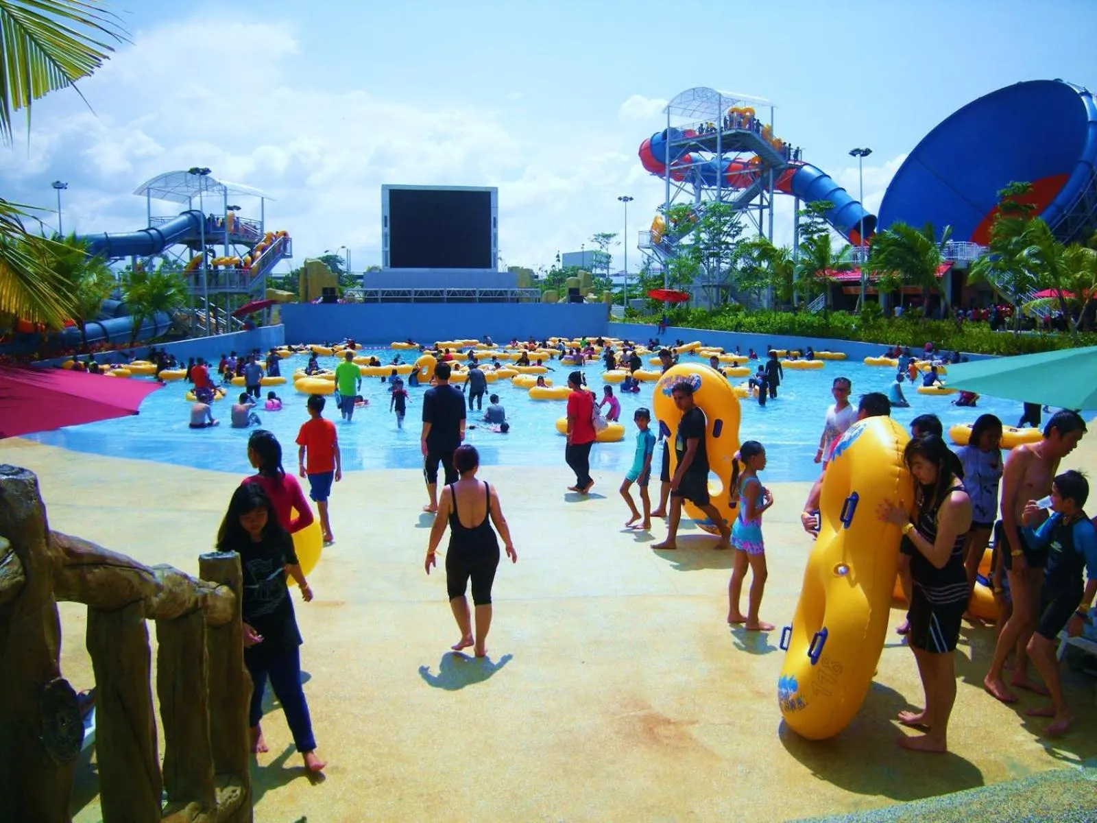 Property building in [SLEEPS 4 PAX] @ I-CITY