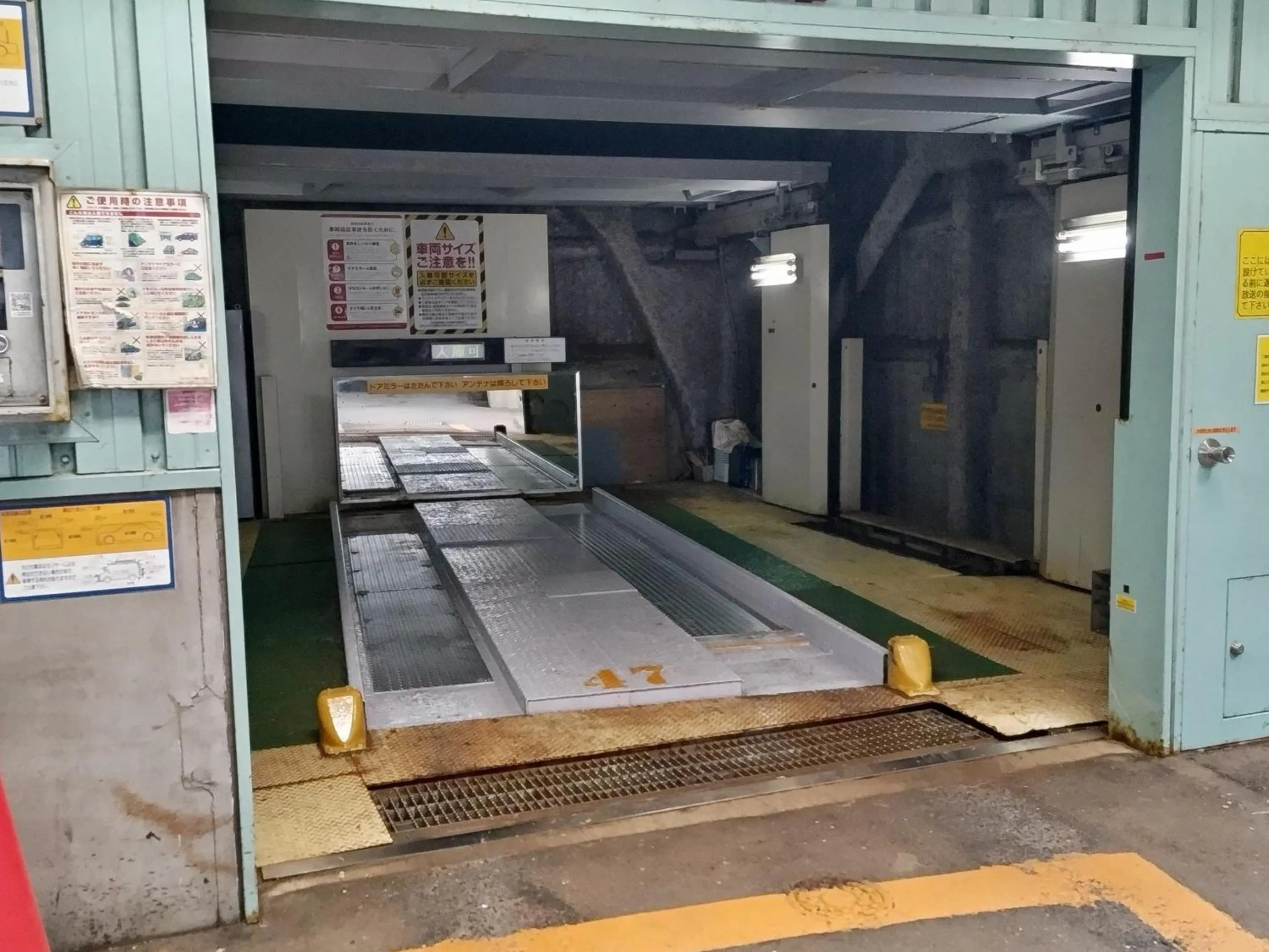 Parking in Hotel Route-Inn Aomori Ekimae