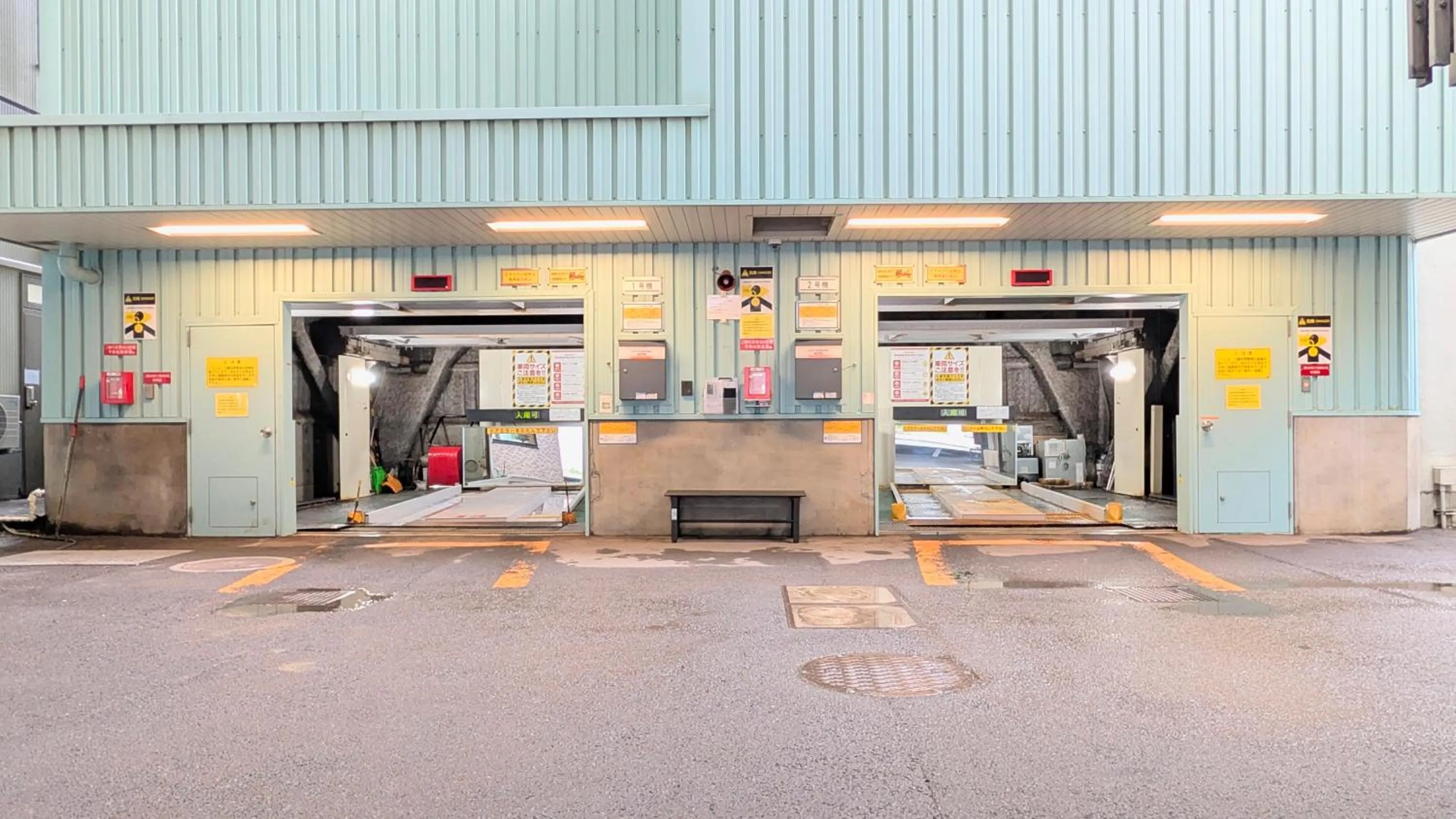 Parking in Hotel Route-Inn Aomori Ekimae