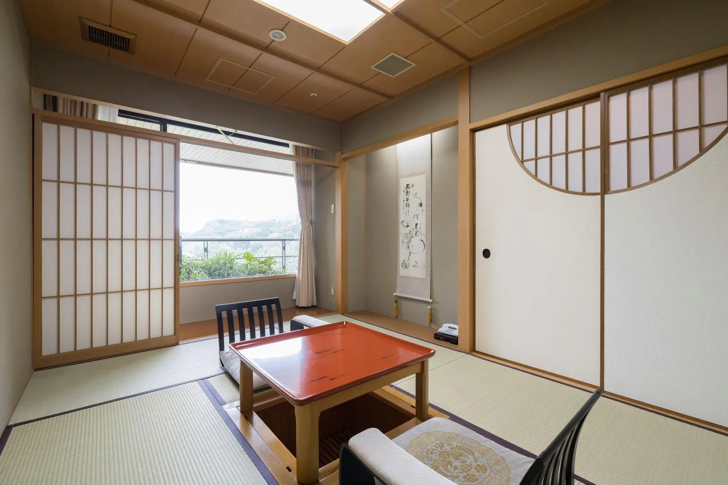 Photo of the whole room in Kinzan