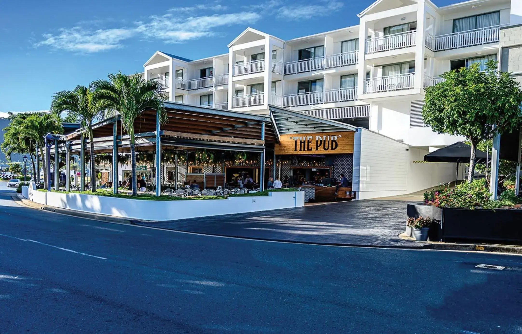 Lounge or bar in Airlie Beach Hotel Lounge or bar in Airlie Beach Hotel