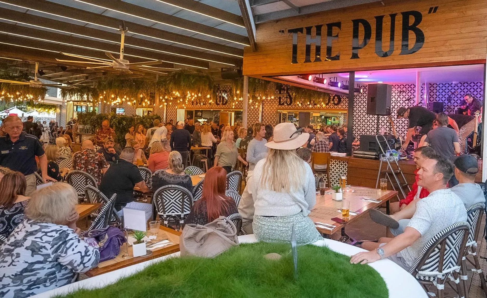 Entertainment in Airlie Beach Hotel