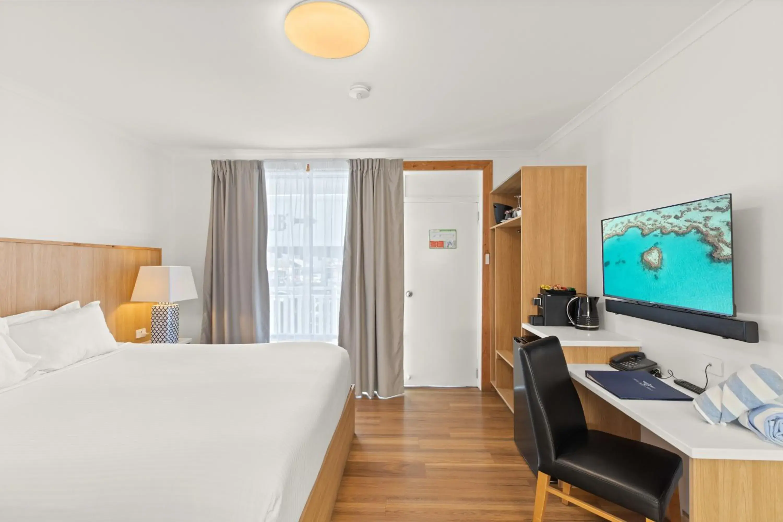 Bedroom, Bed in Airlie Beach Hotel Bedroom, Bed in Airlie Beach Hotel