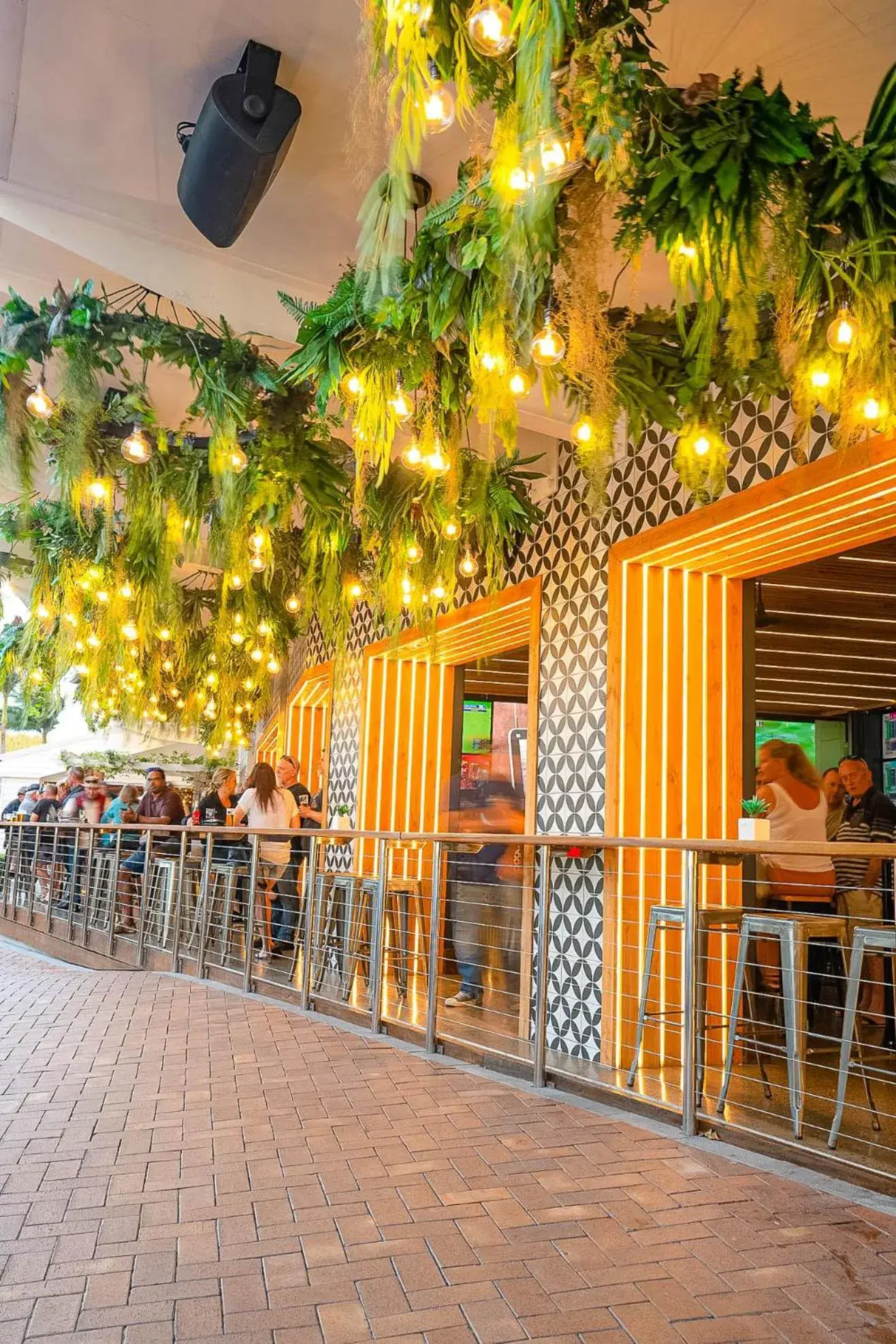 Lounge or bar in Airlie Beach Hotel Lounge or bar in Airlie Beach Hotel