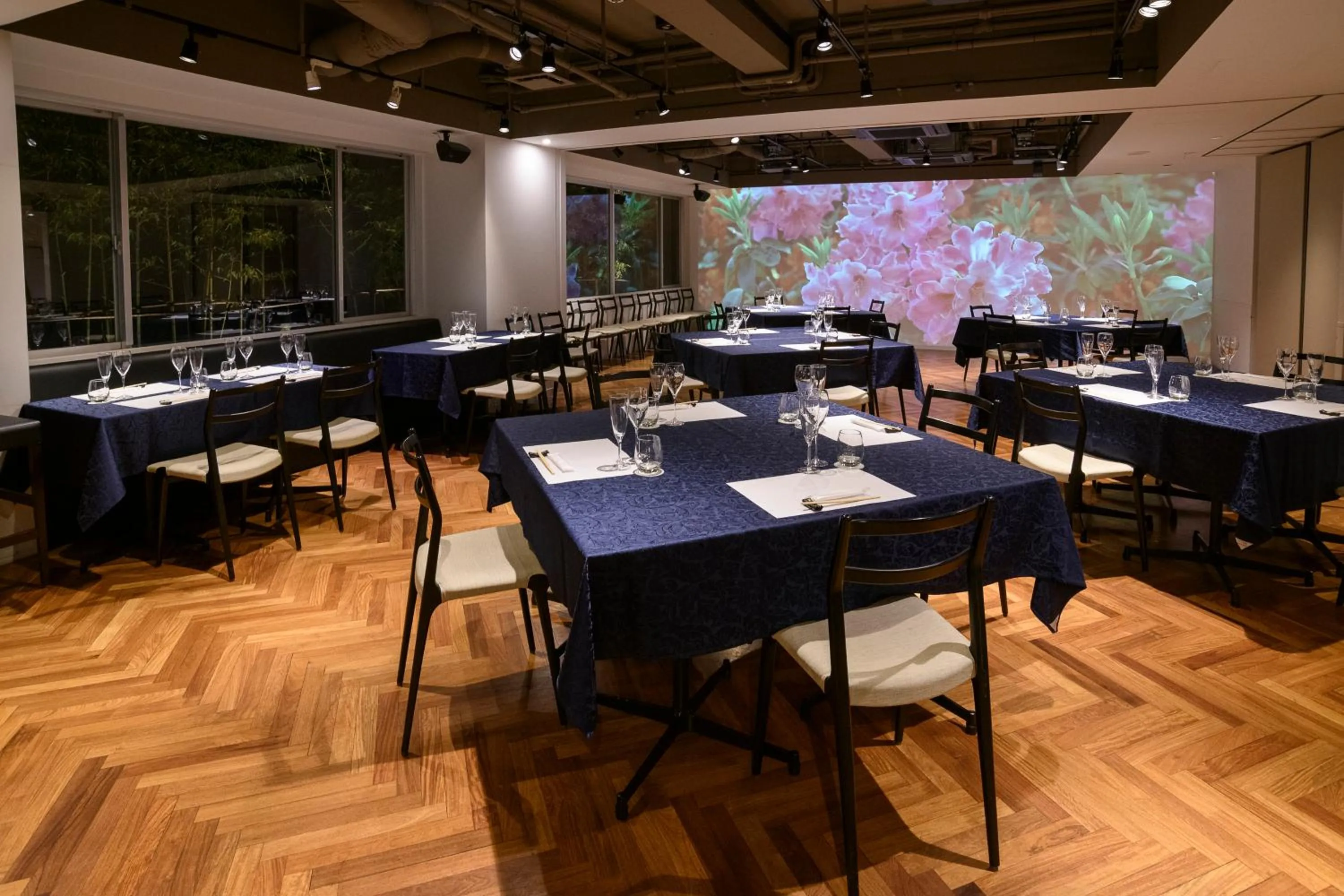 Restaurant/places to eat in Hotel Asia Center of Japan