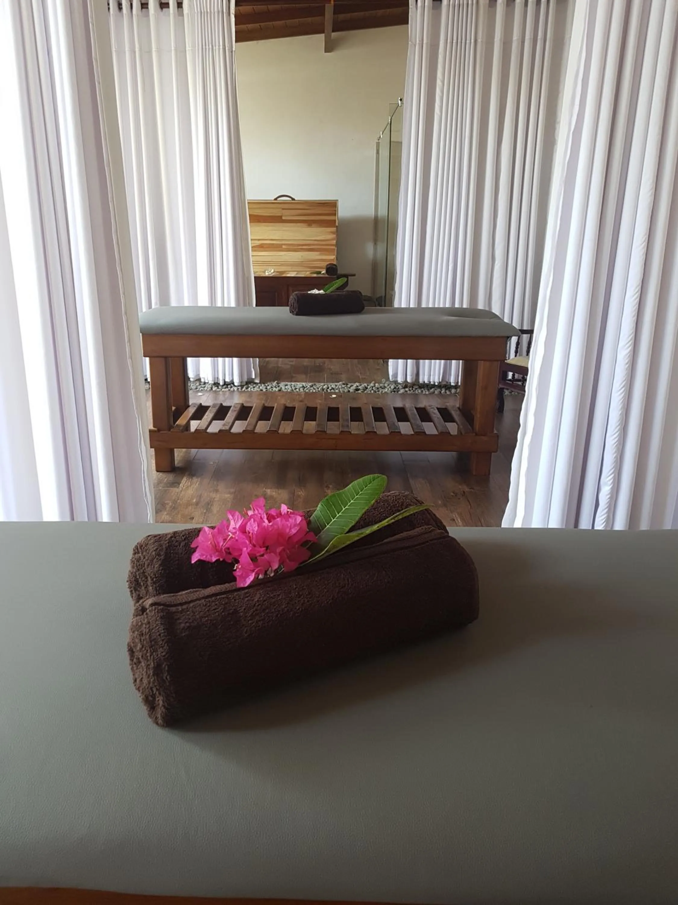 Spa and wellness centre/facilities, Bed in Camelot Beach Hotel