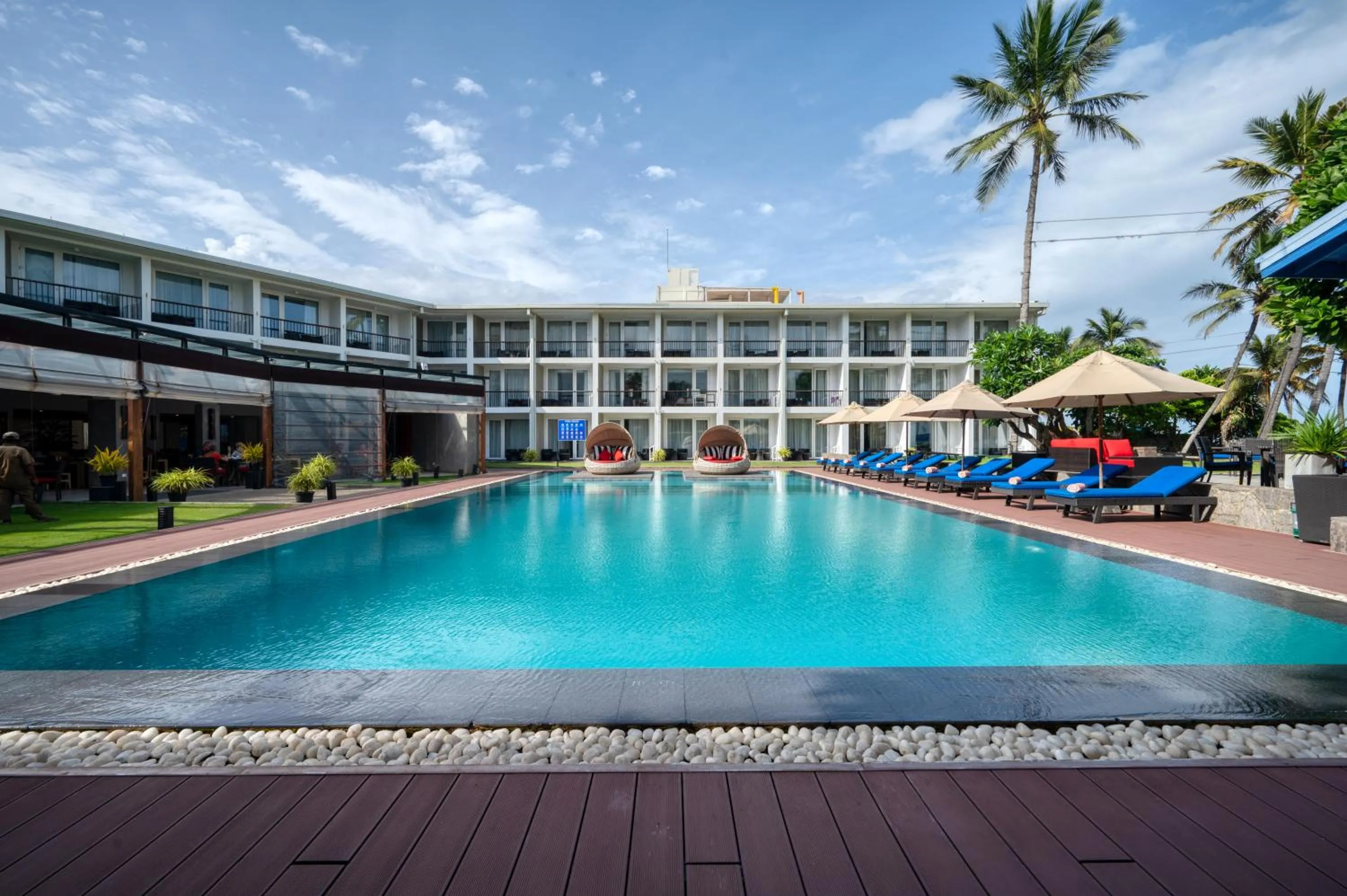 Swimming pool in Camelot Beach Hotel