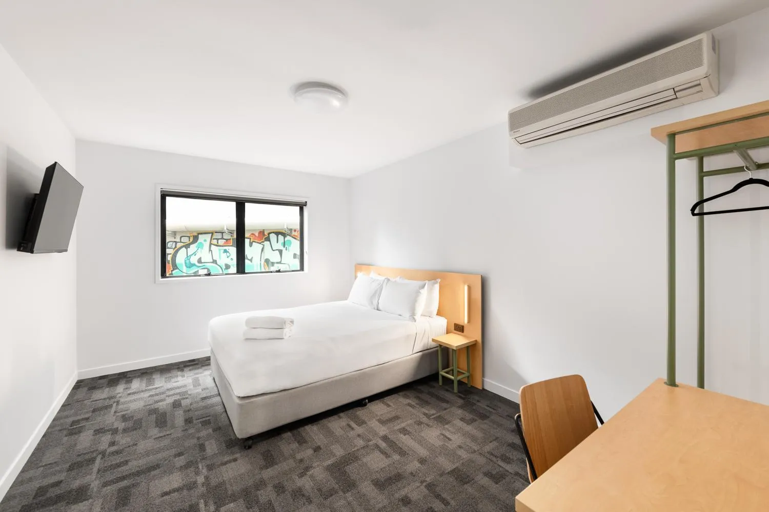 Bed in YHA Brisbane City
