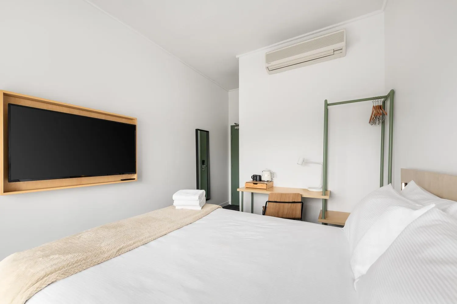 Bed in YHA Brisbane City