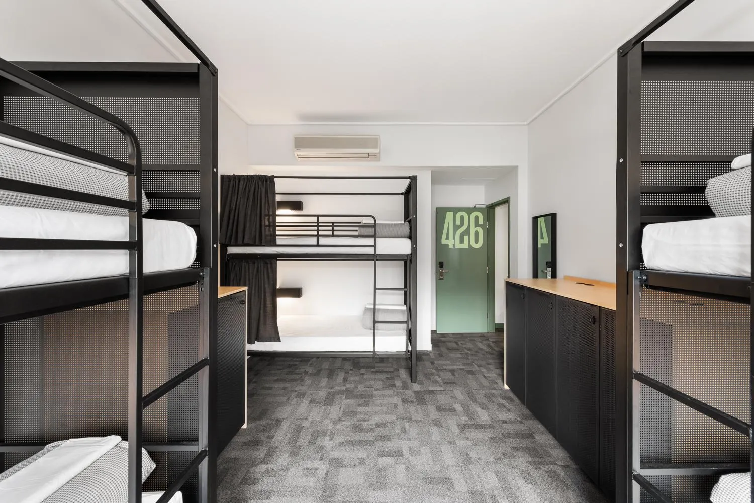 Bed in YHA Brisbane City