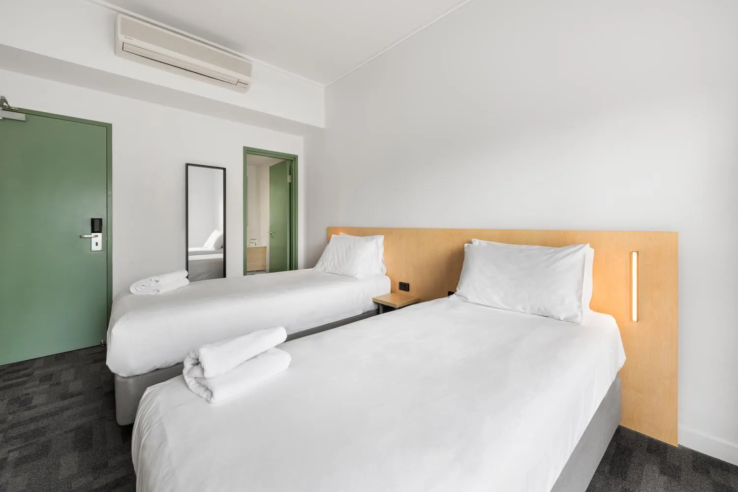 Bed in YHA Brisbane City