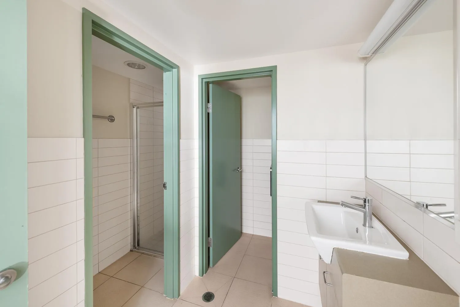 Bathroom in YHA Brisbane City