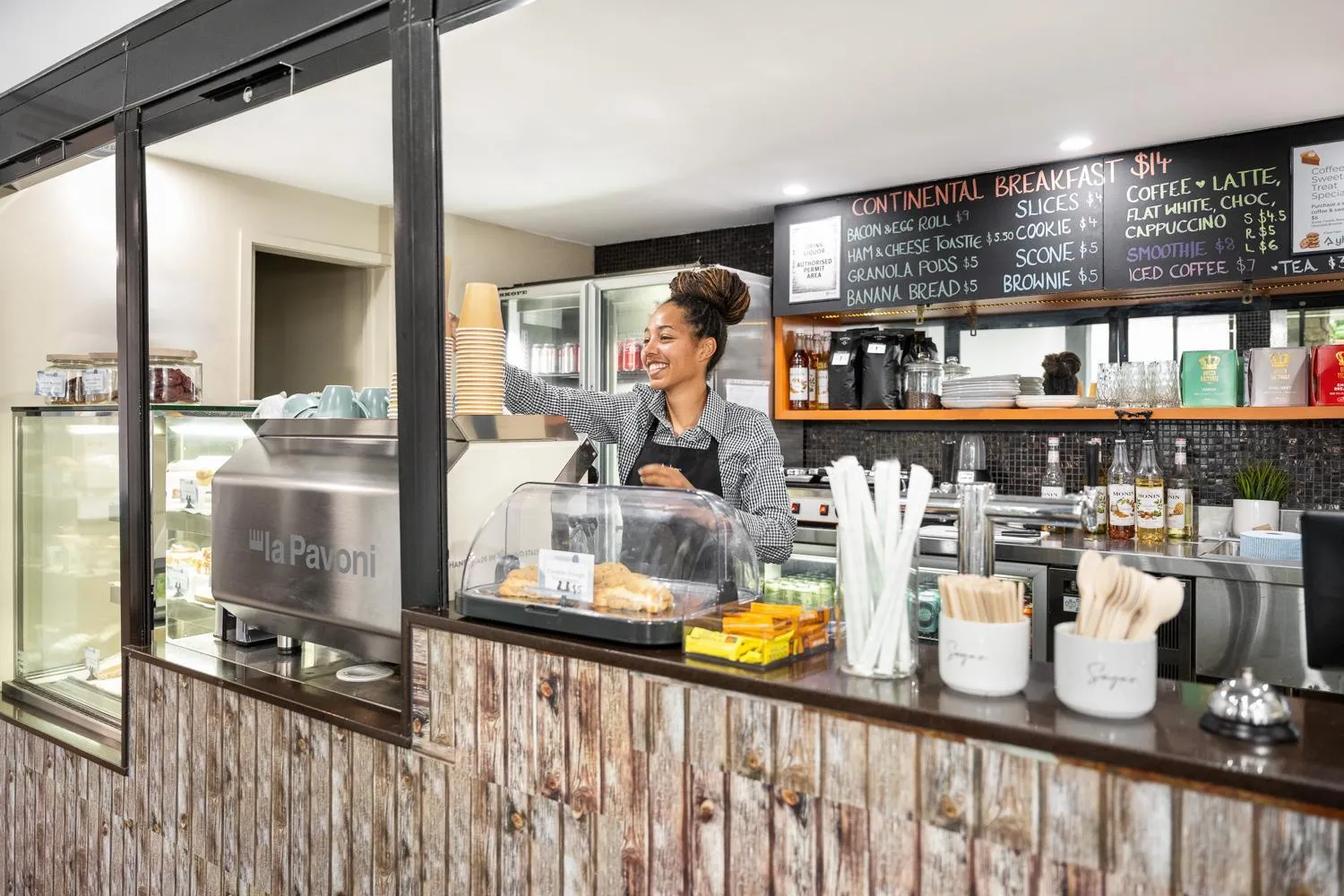 Restaurant/places to eat in YHA Brisbane City