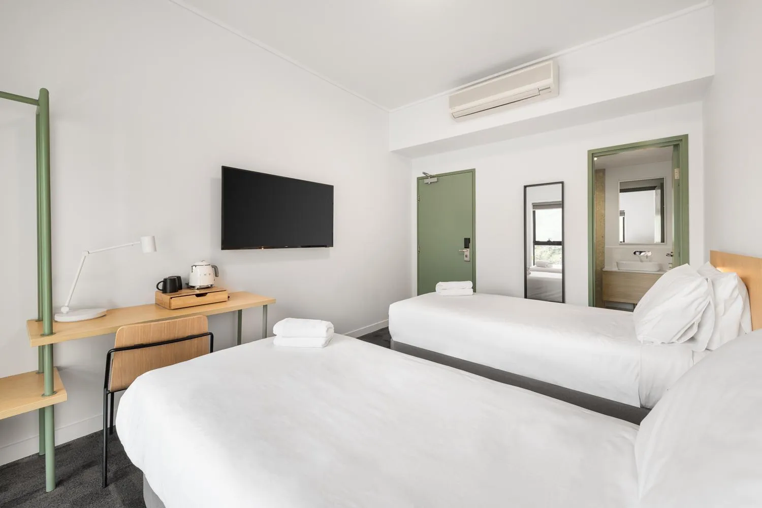 Bed in YHA Brisbane City